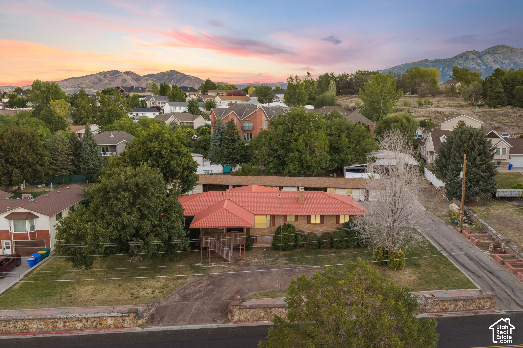 main property photo 27