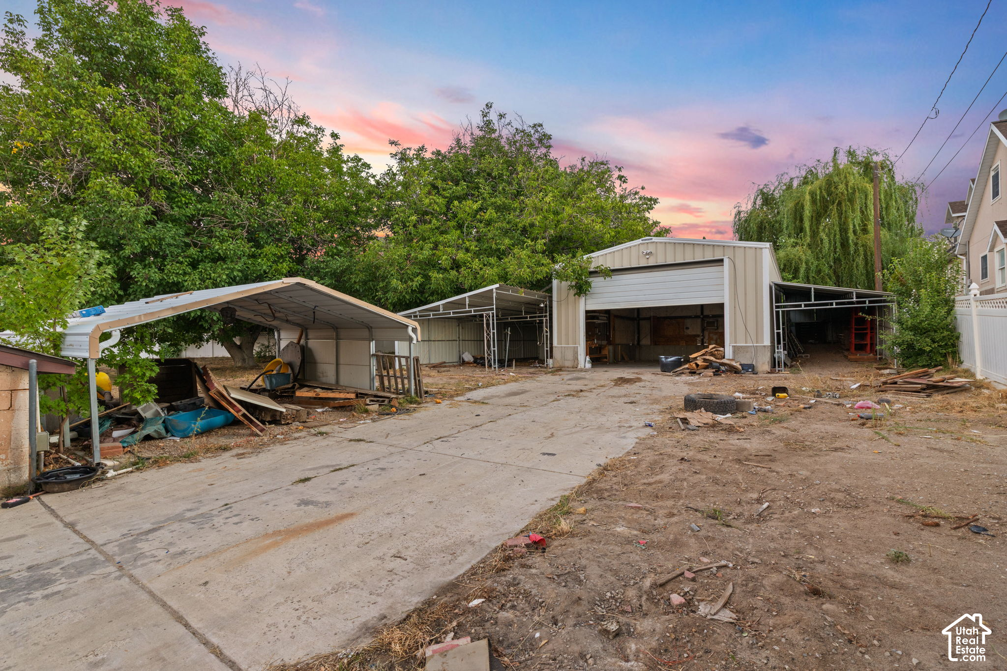 main property photo 37