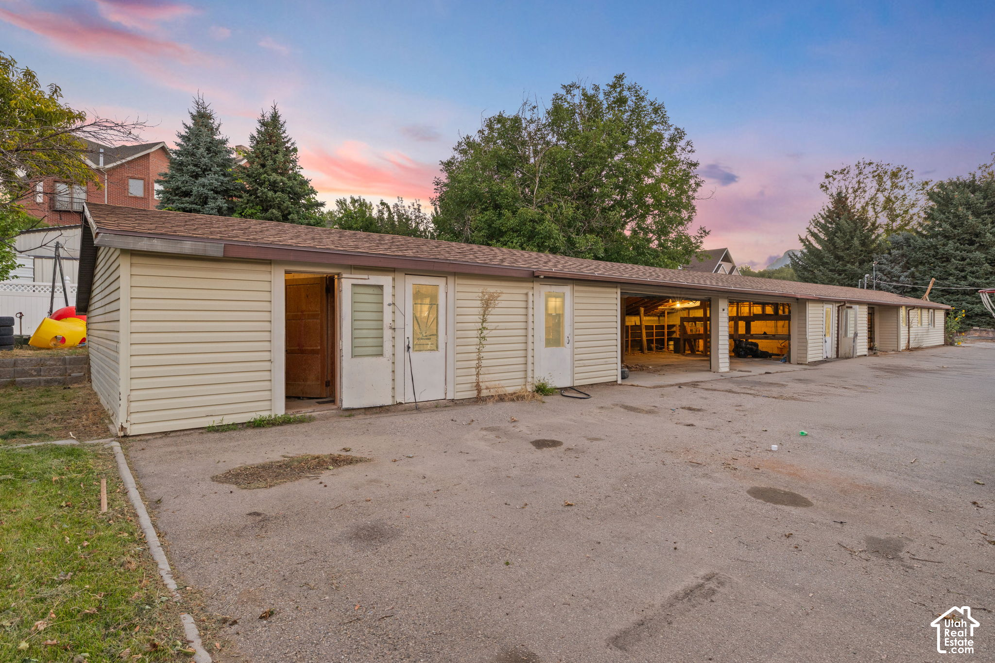 main property photo 41
