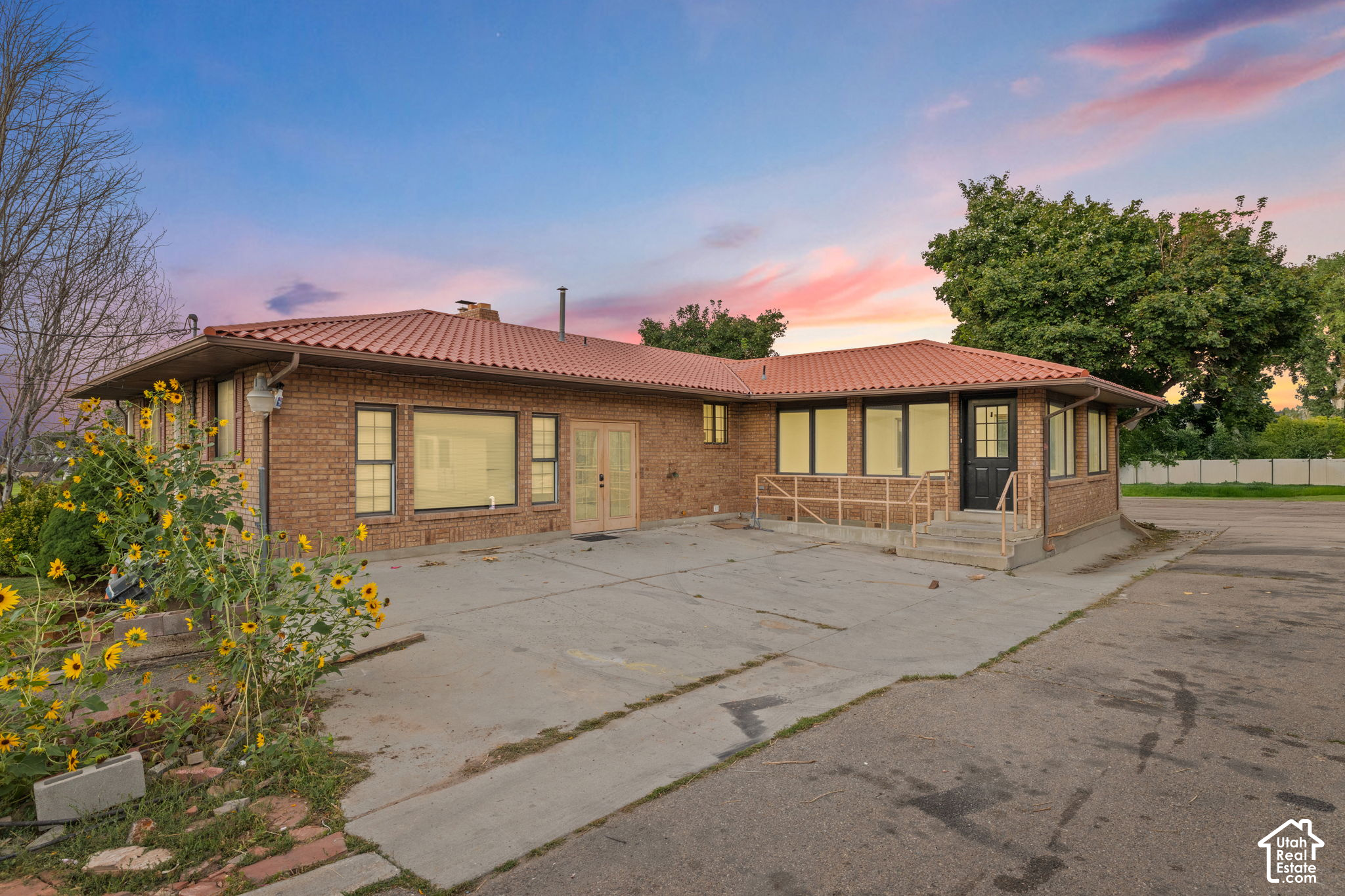 main property photo 43