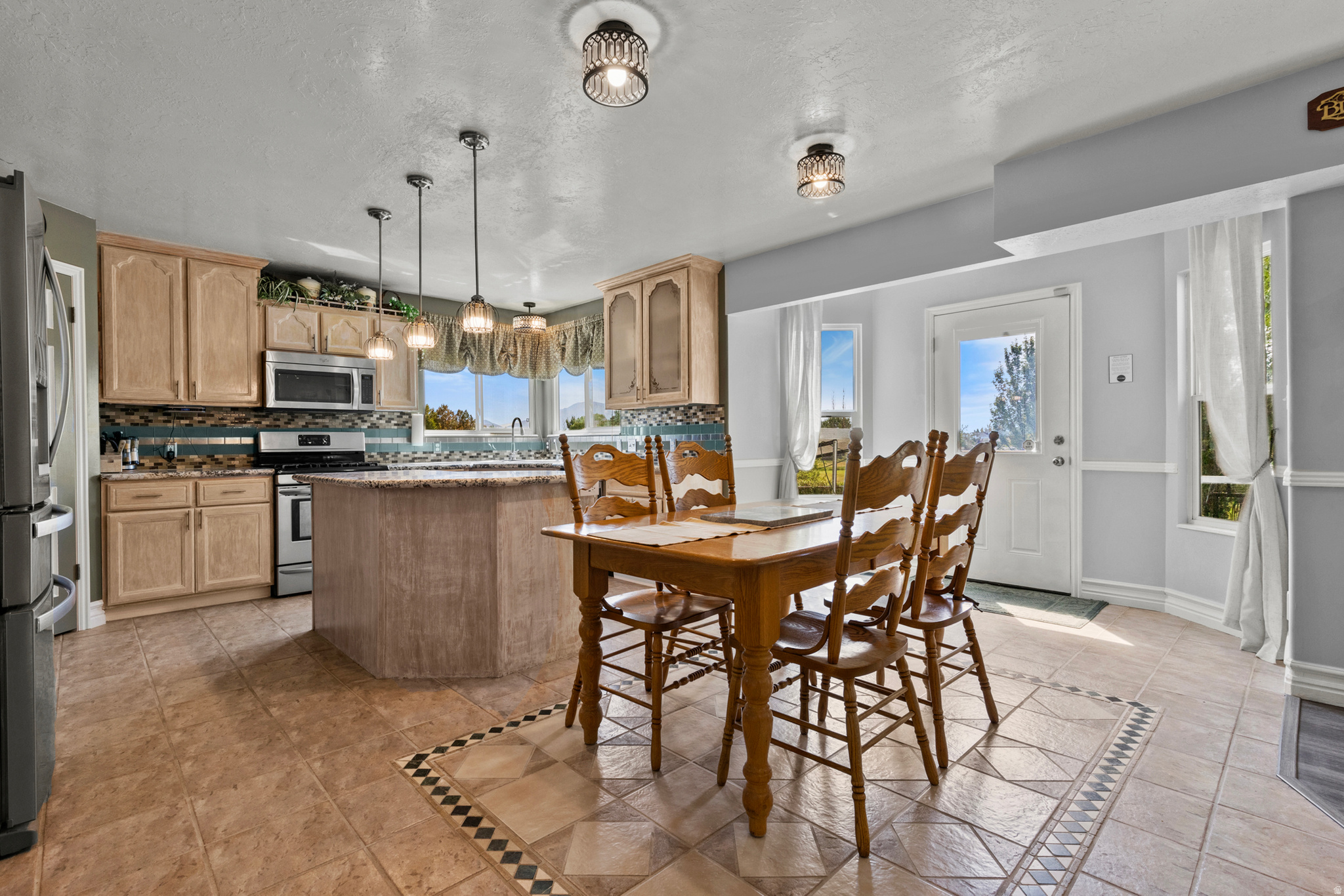 main property photo 5