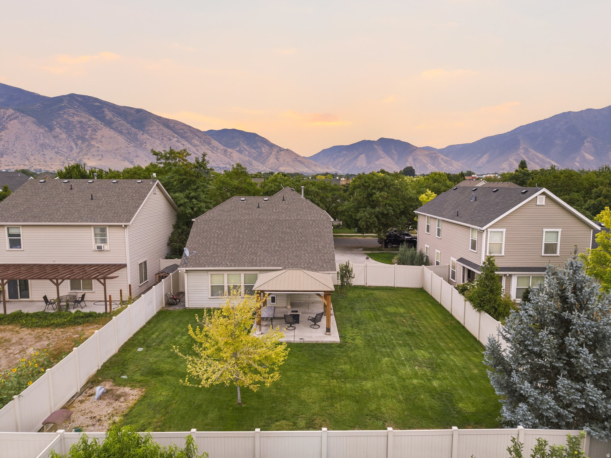 main property photo 27