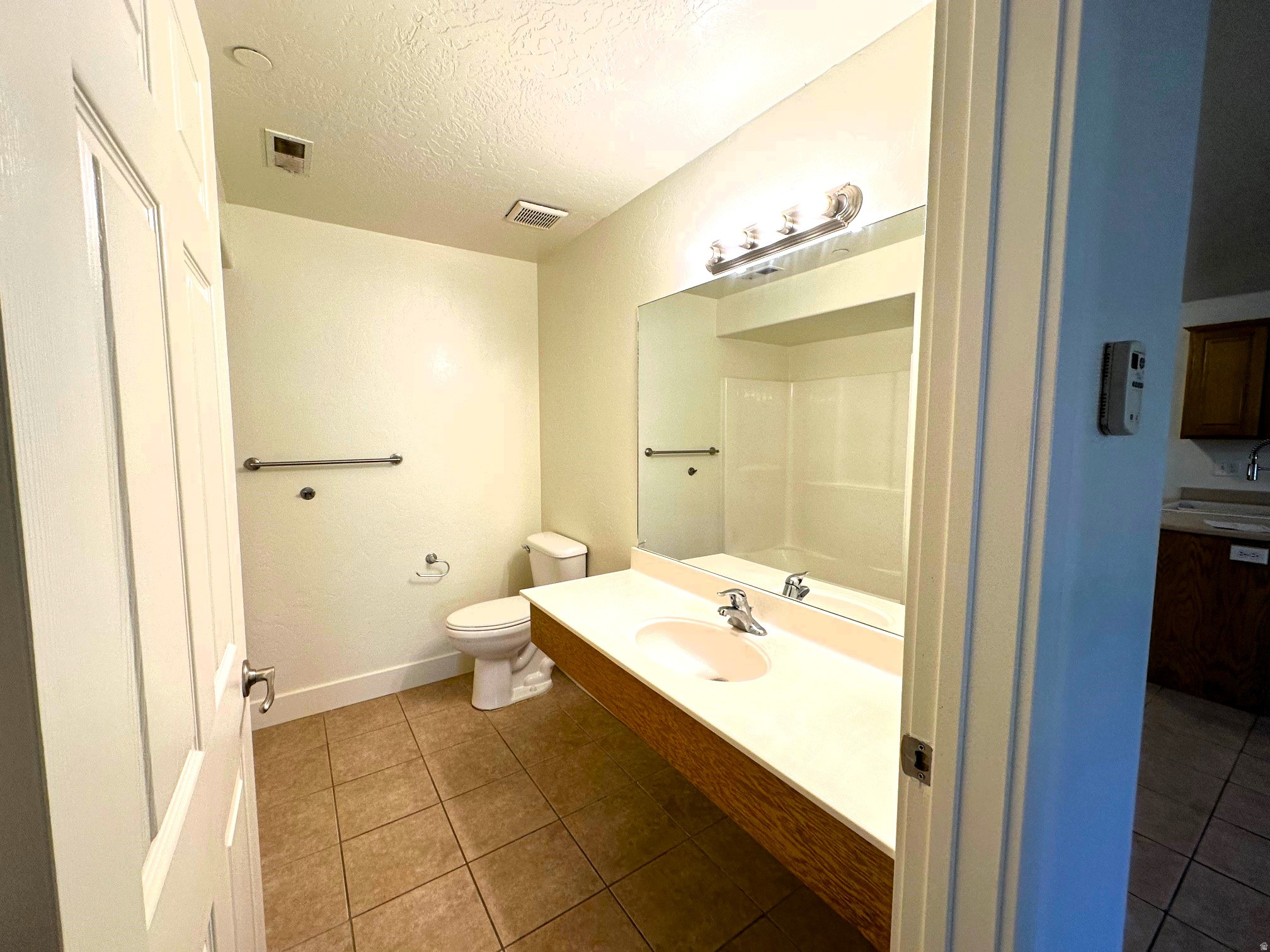 main property photo 11