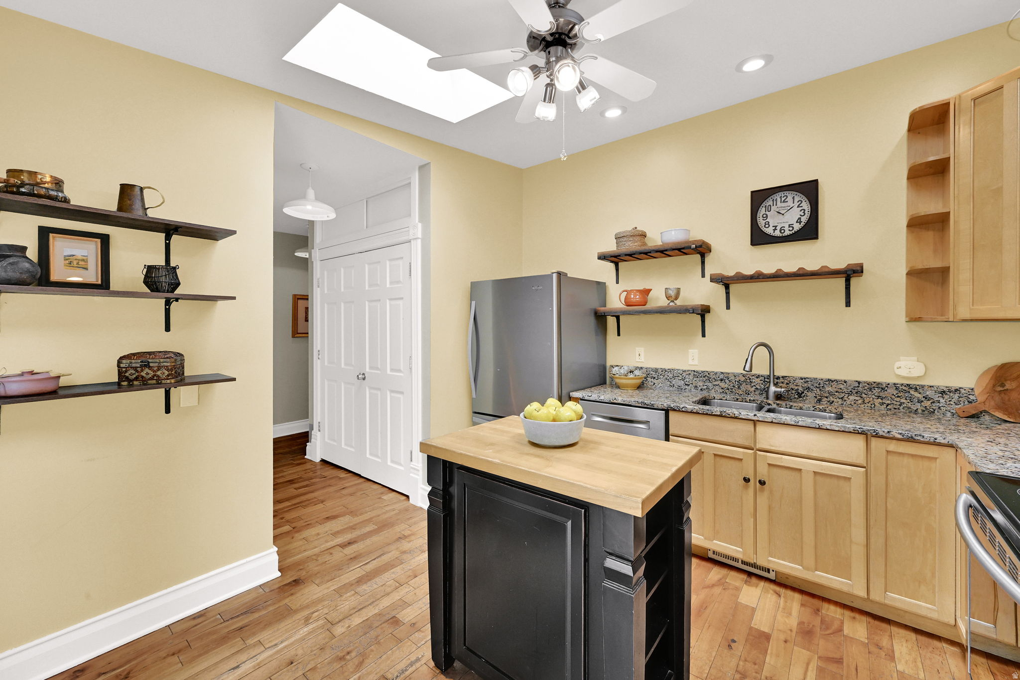 main property photo 20