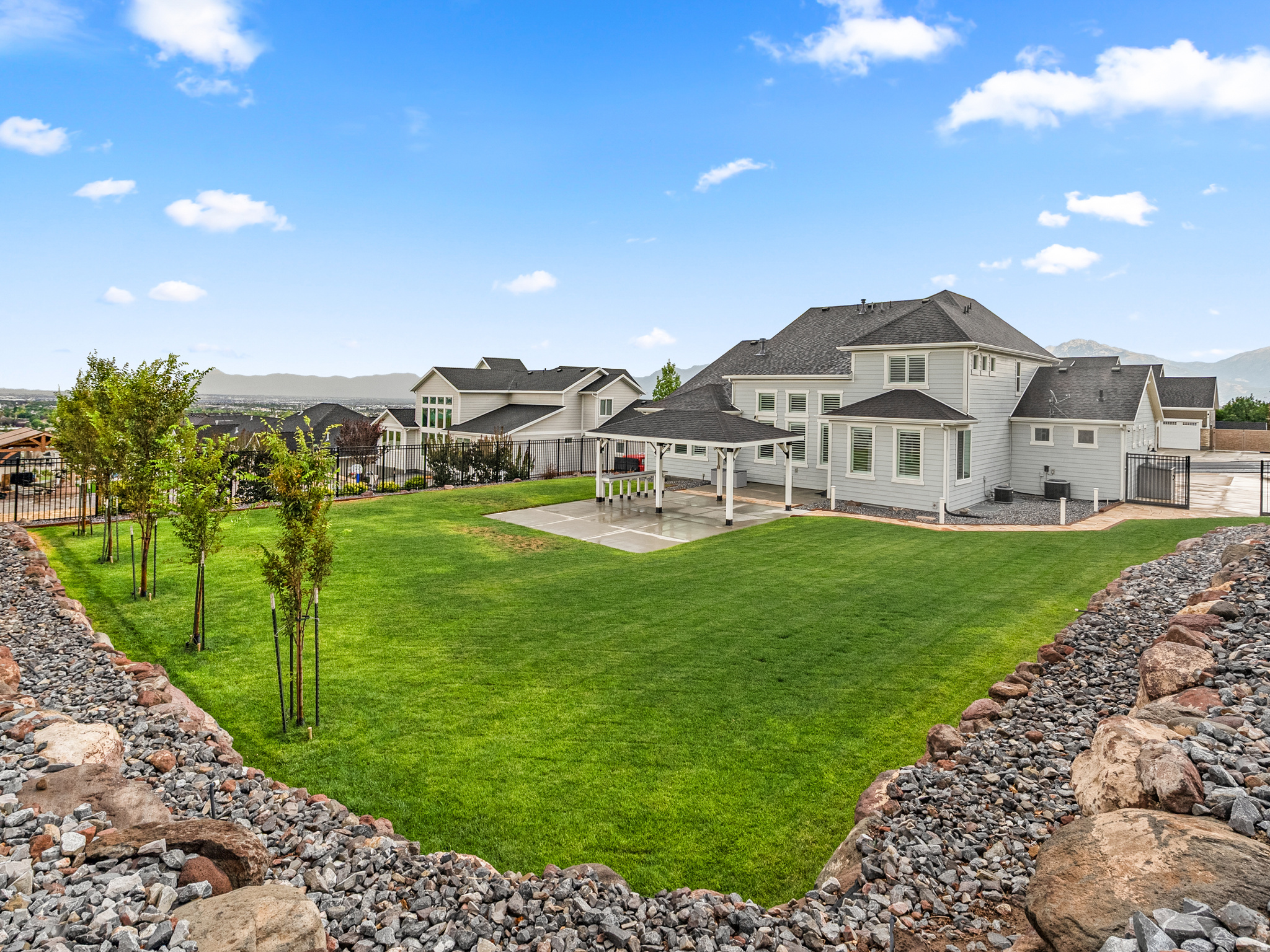 main property photo 17