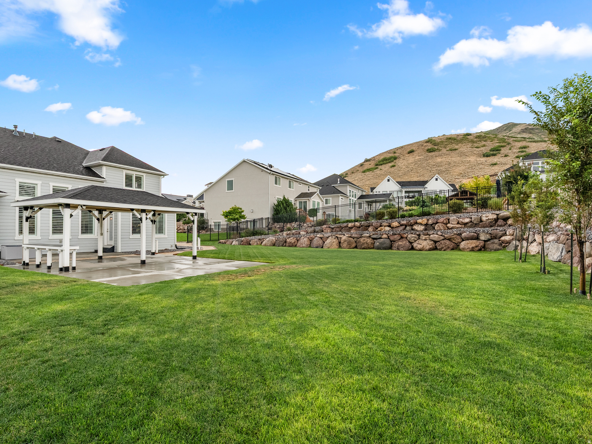 main property photo 19