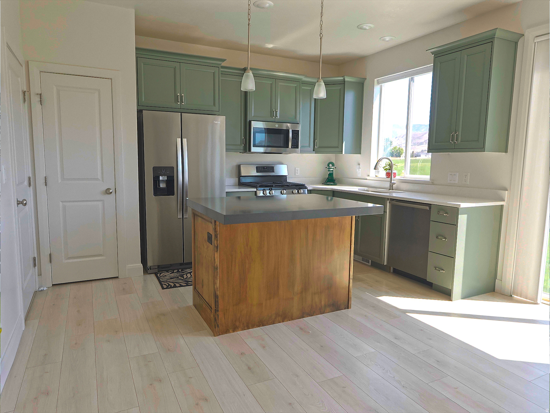 main property photo 6