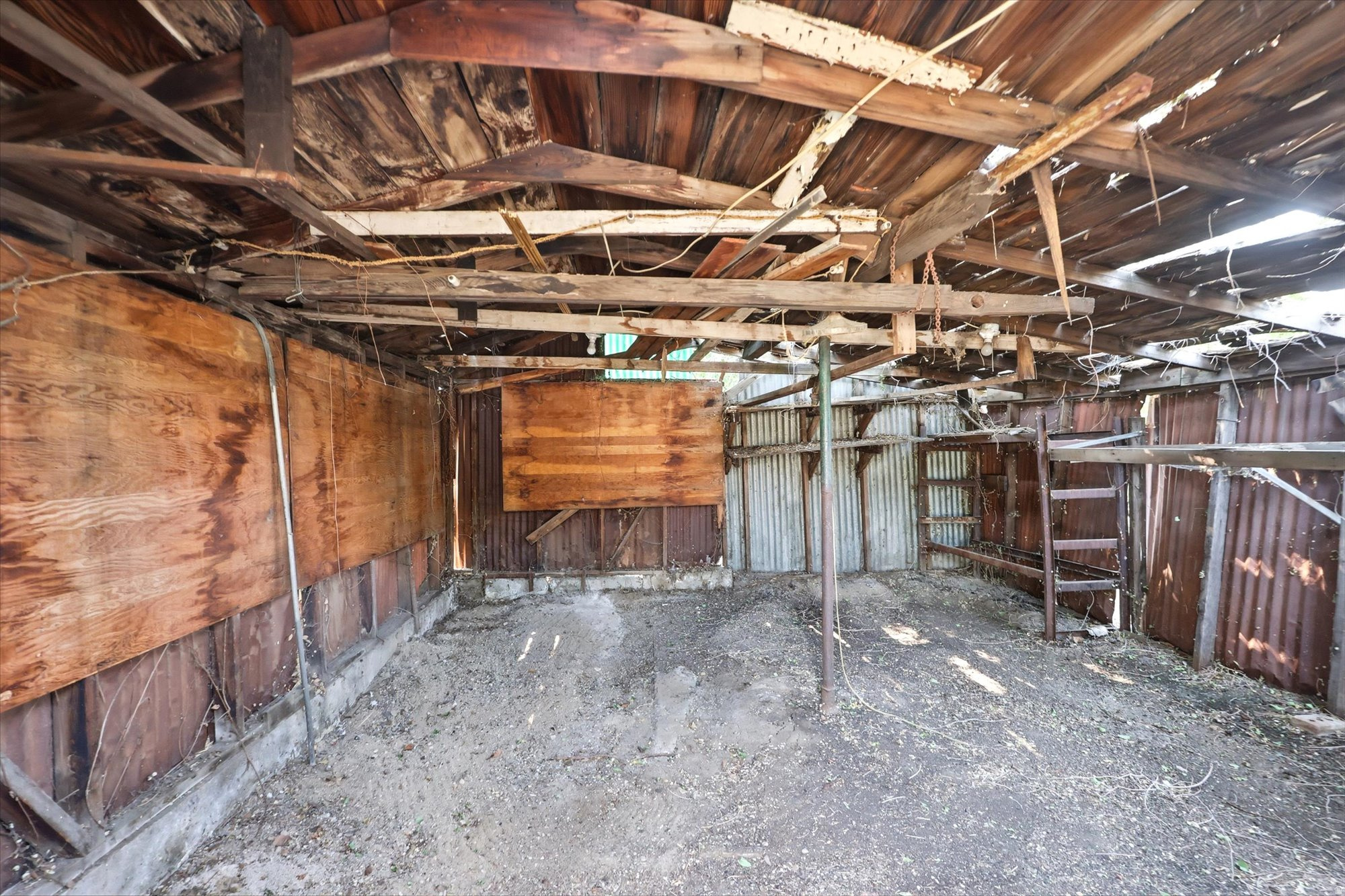 main property photo 19