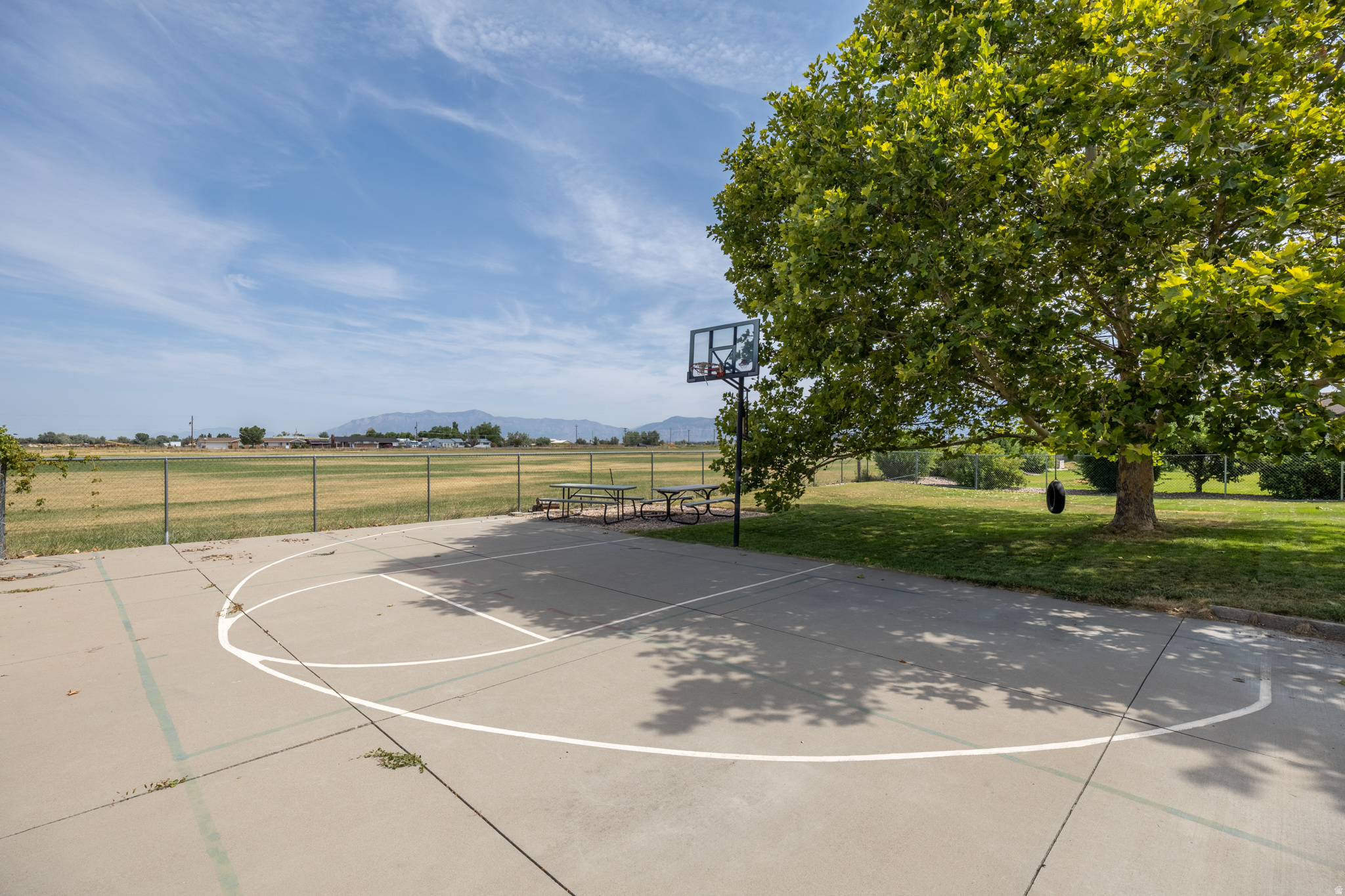 main property photo 30