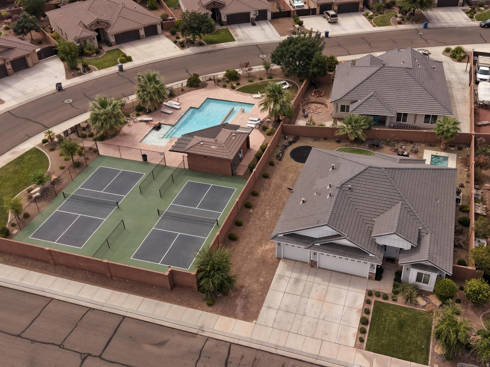 main property photo 30
