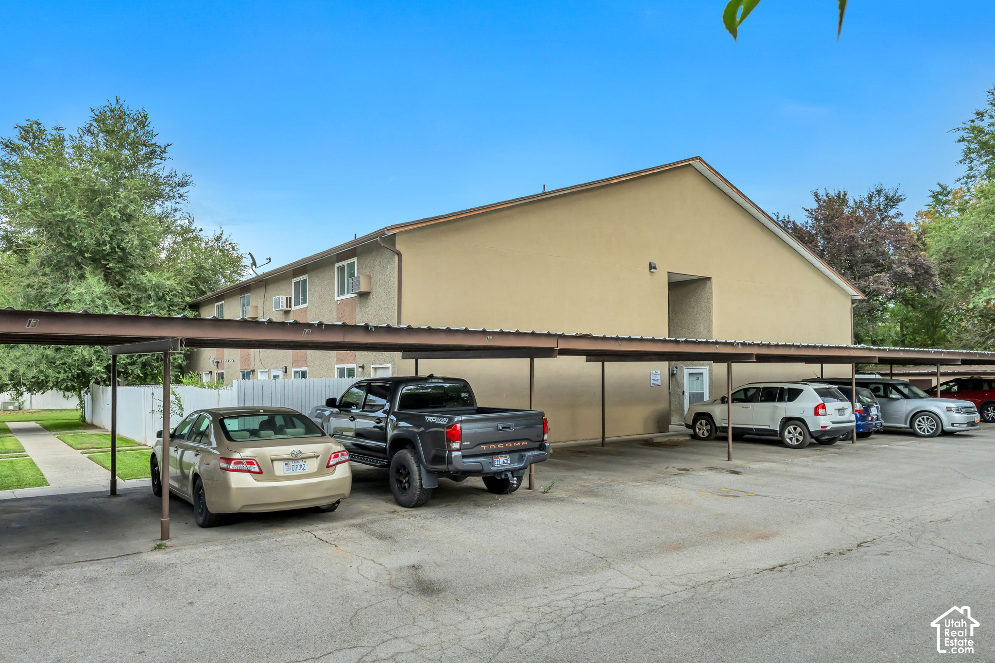 main property photo 25