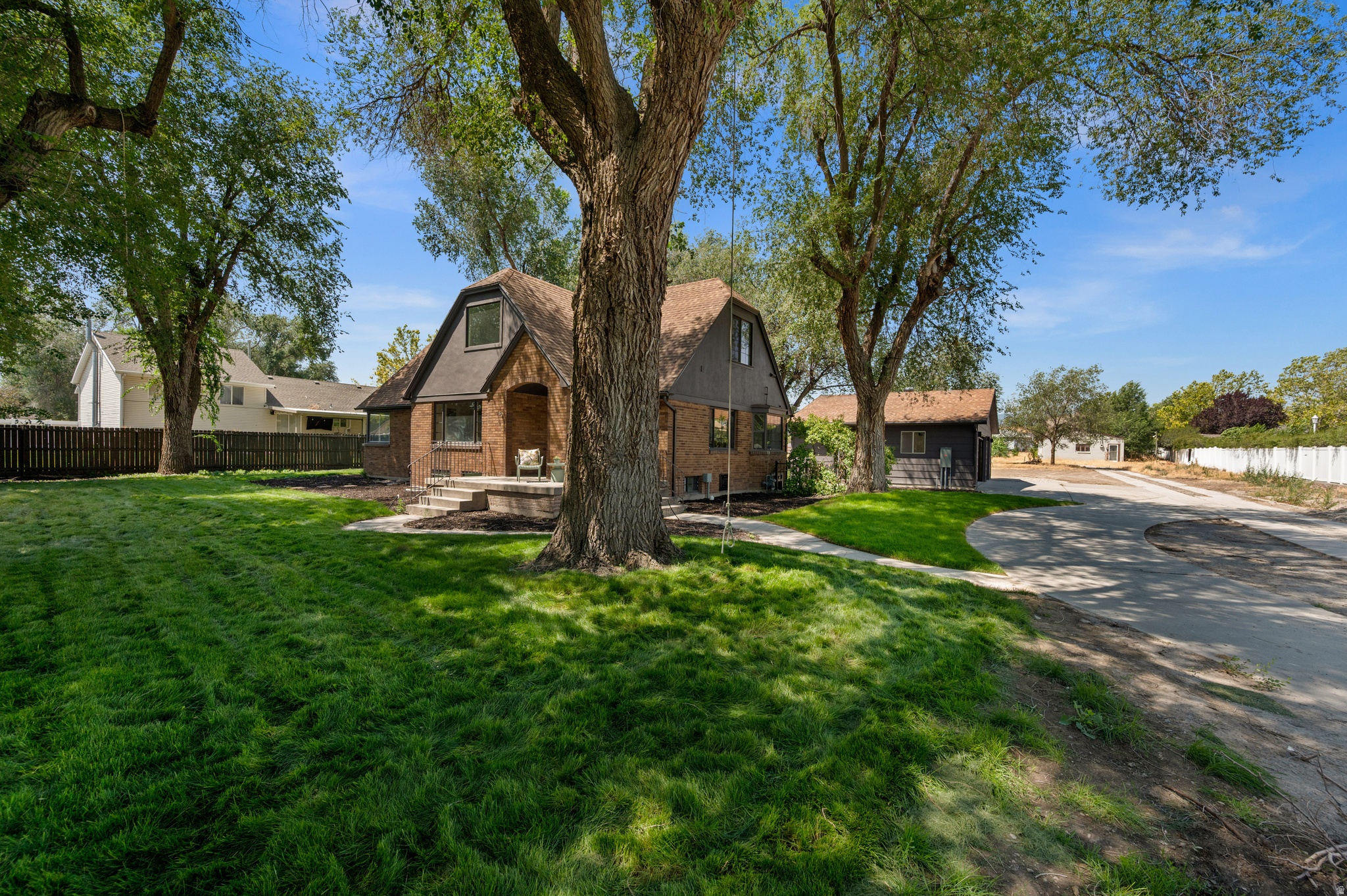 main property photo 38