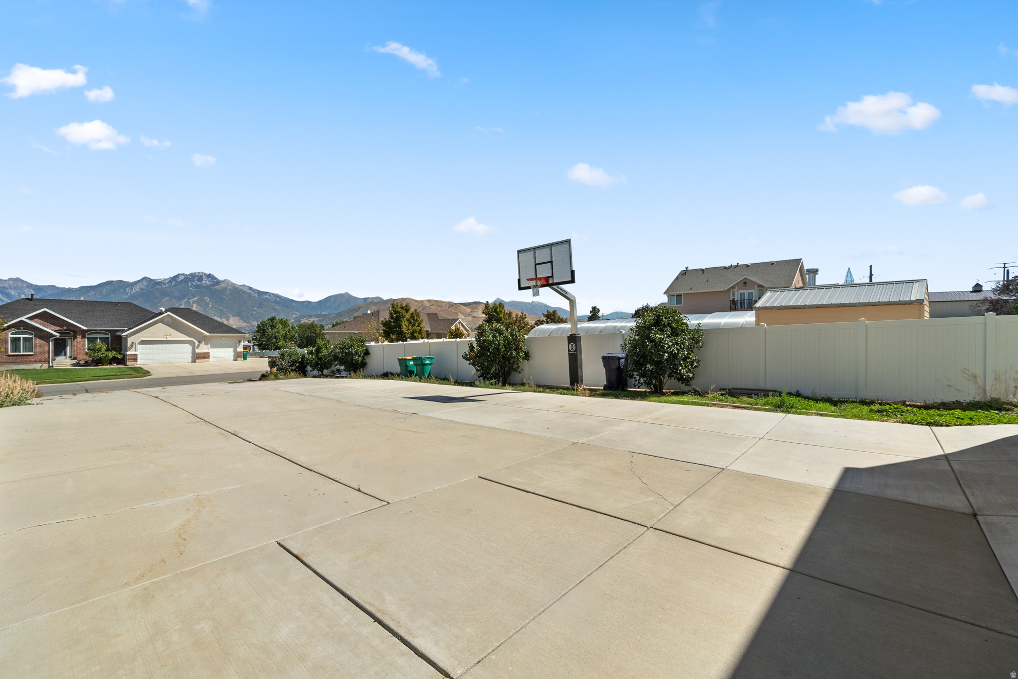 main property photo 90