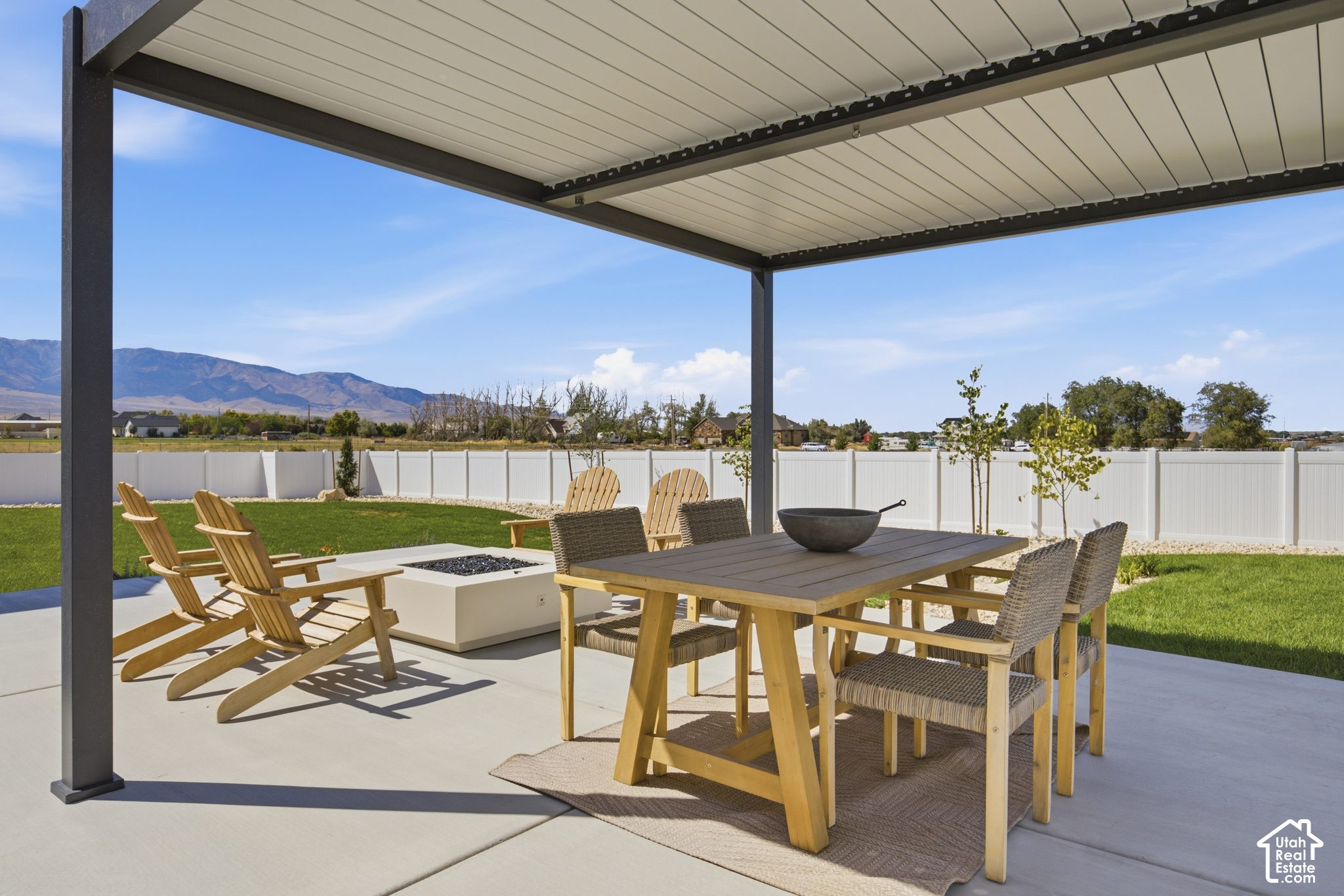 main property photo 44