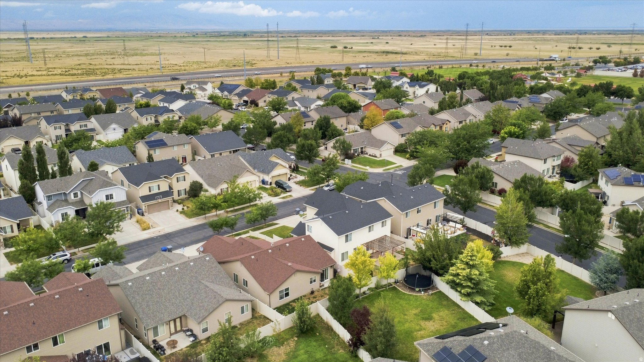 main property photo 40