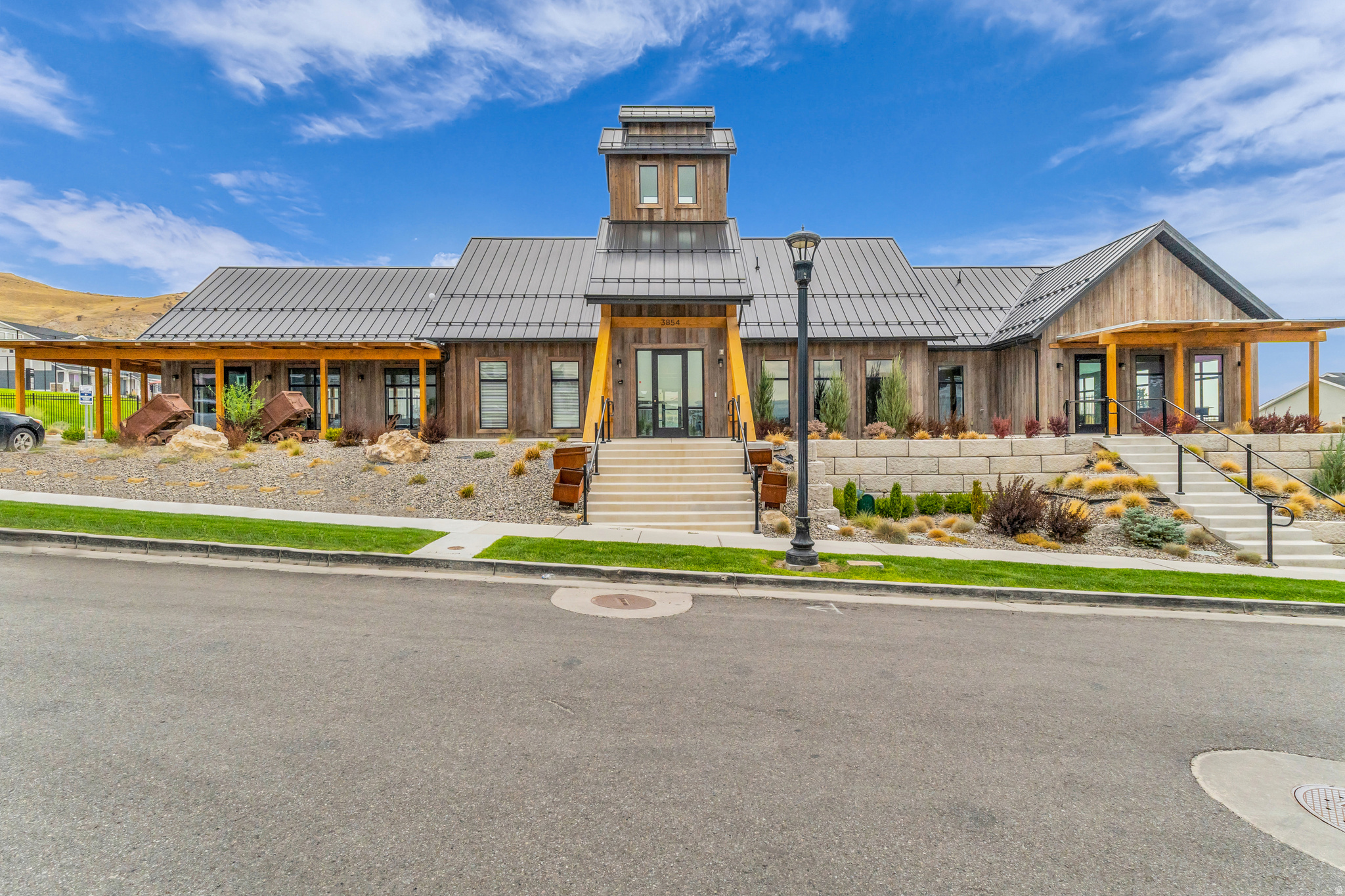 main property photo 23