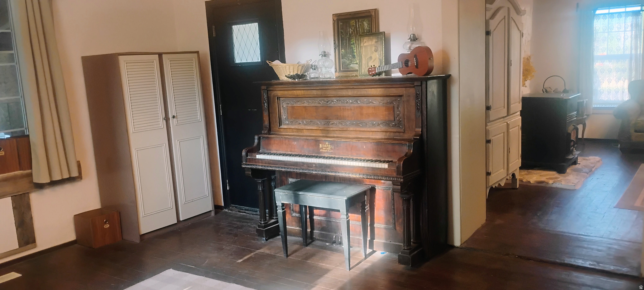main property photo 6