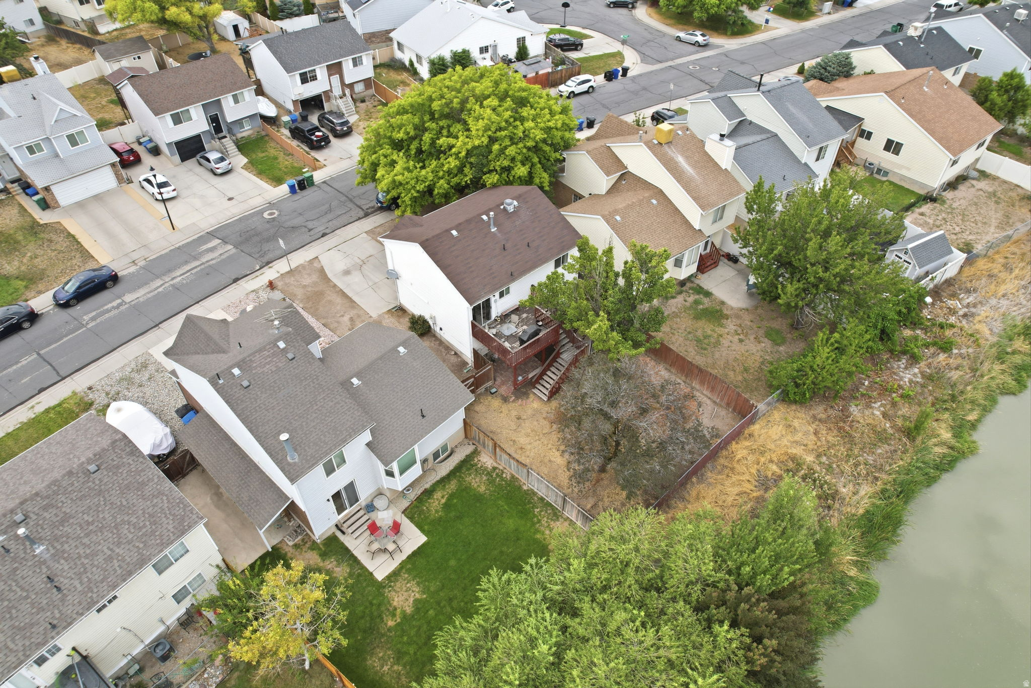 main property photo 27