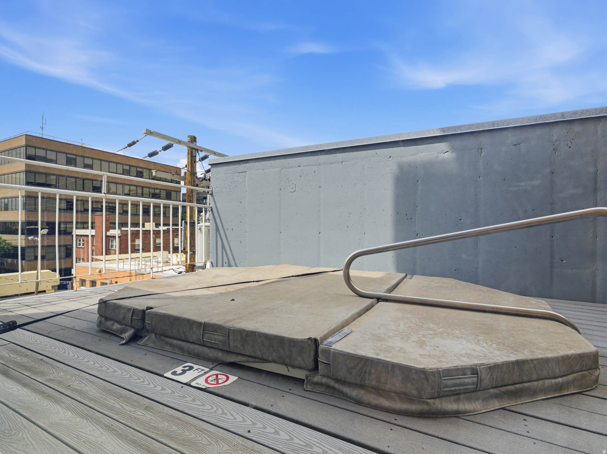 main property photo 40