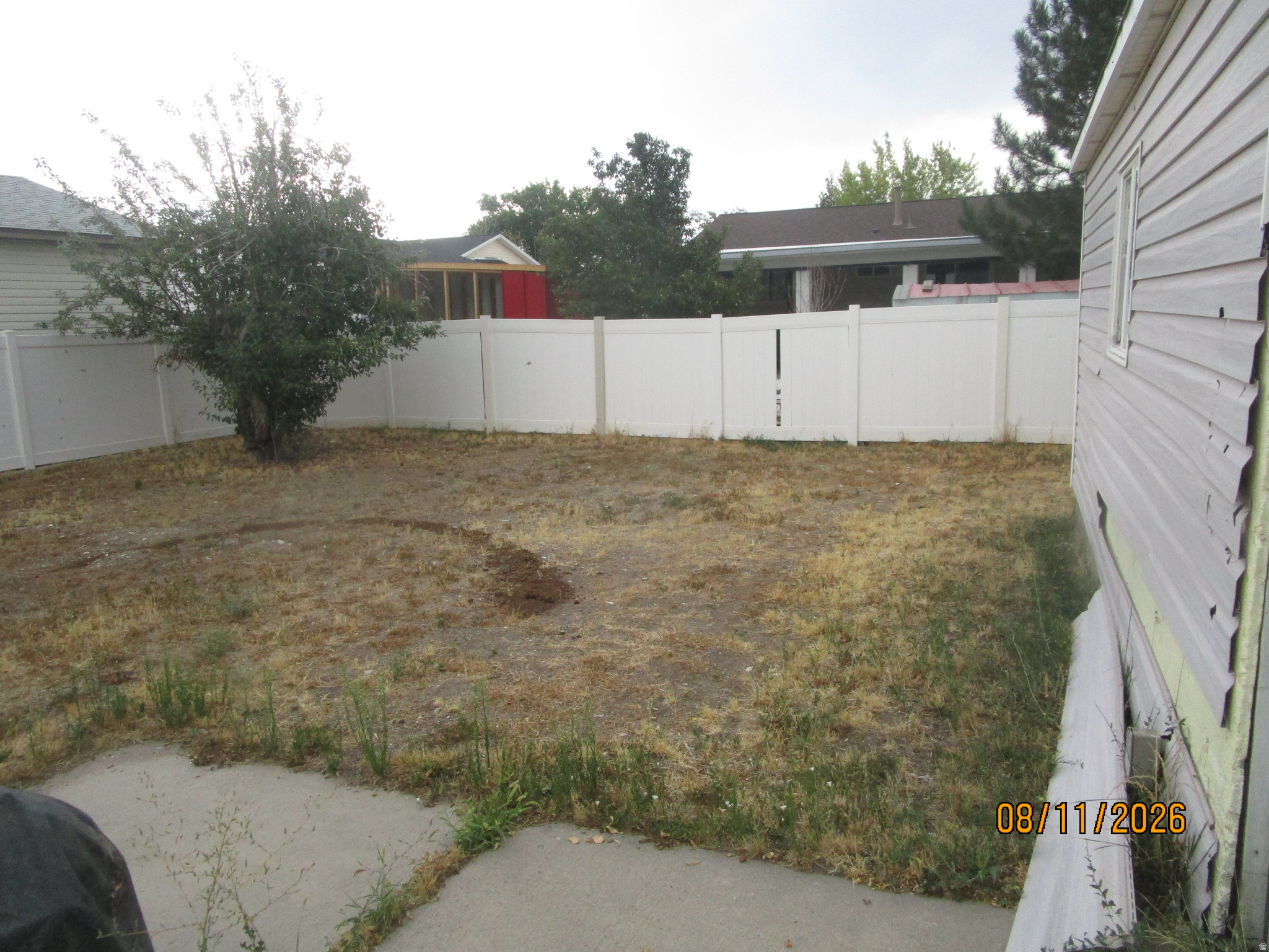 main property photo 13