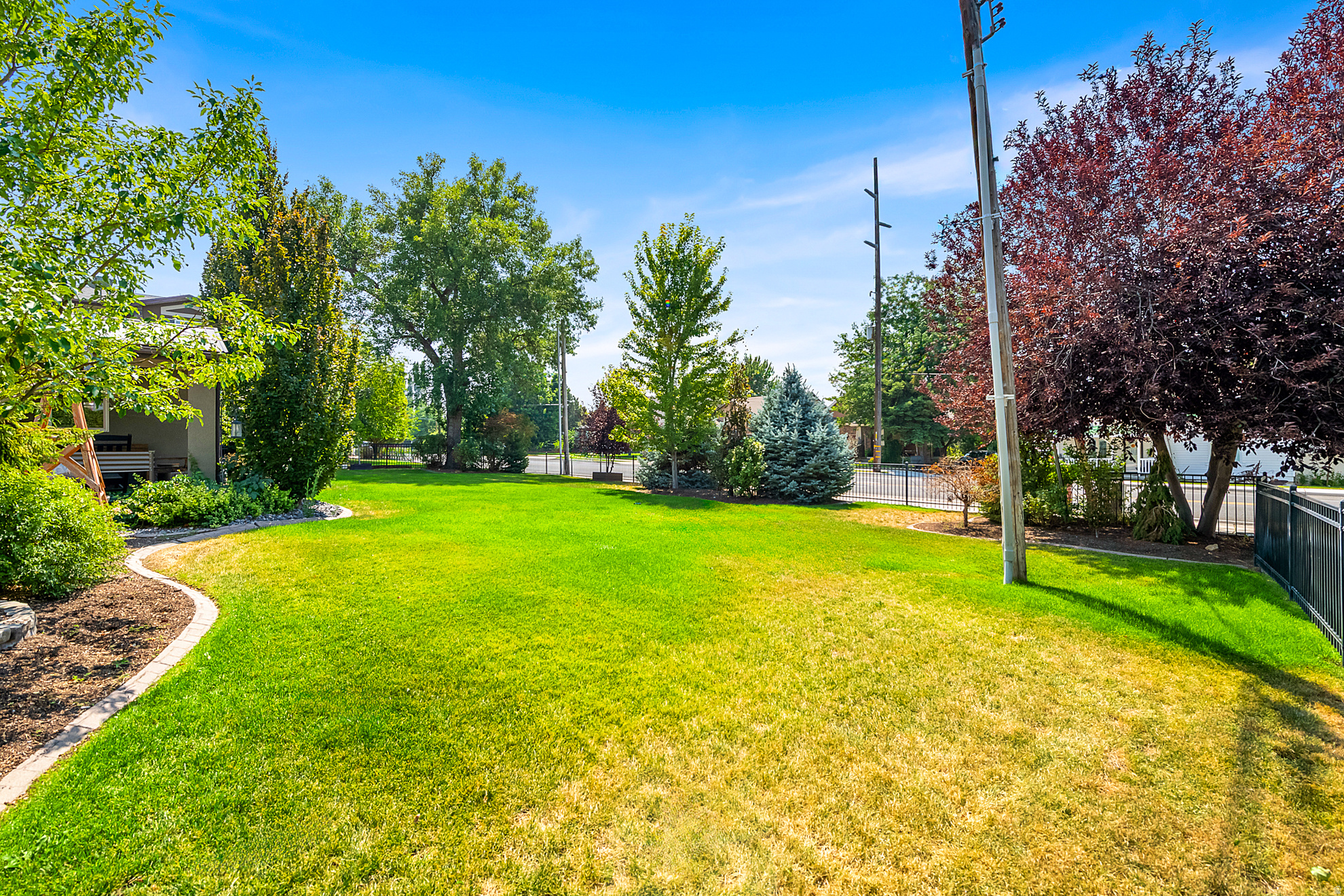 main property photo 32