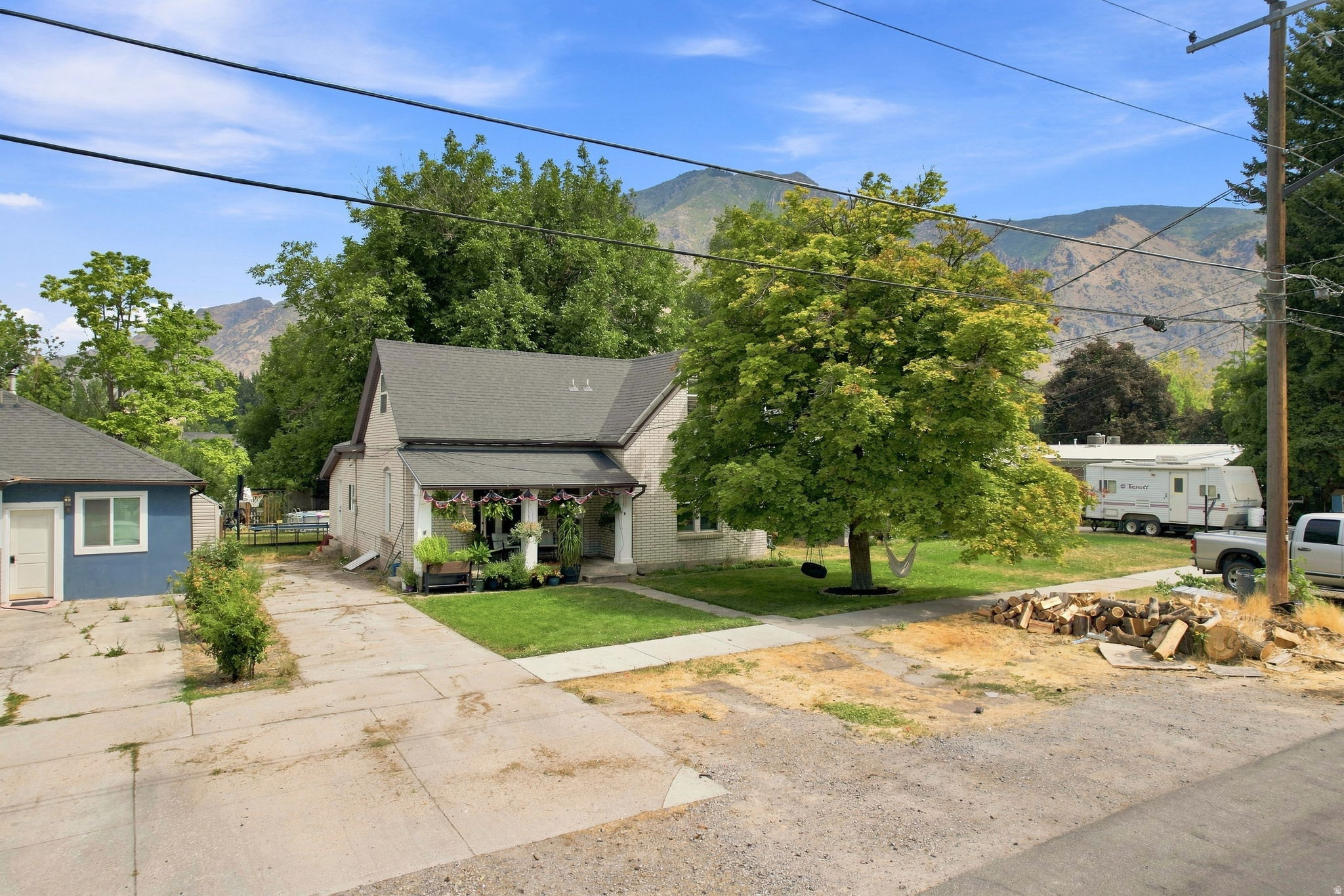 main property photo 3