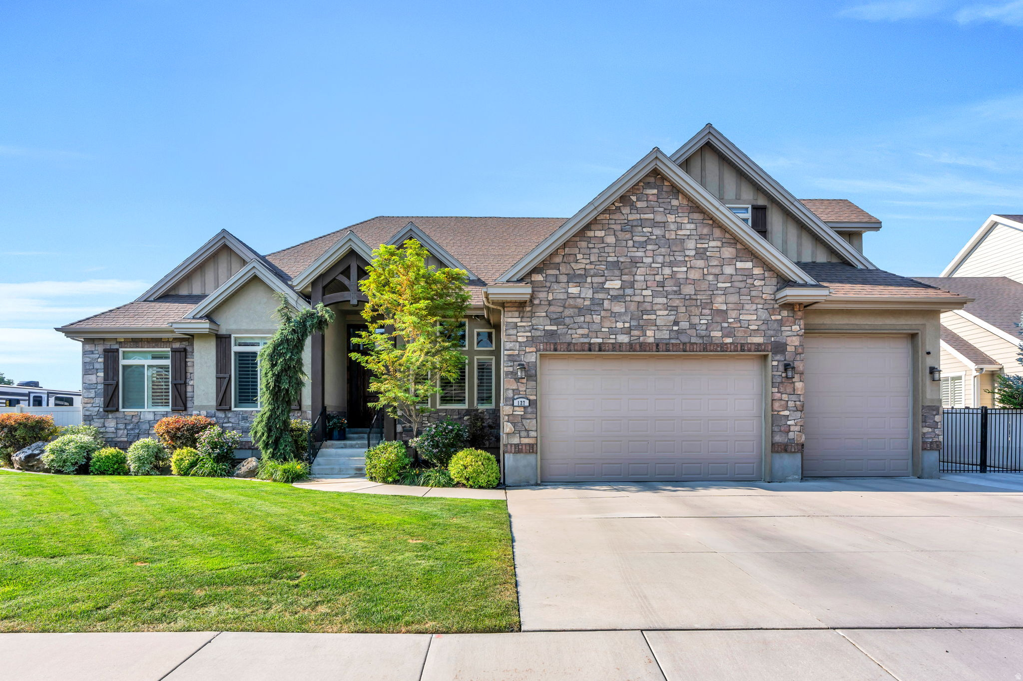main property photo 94