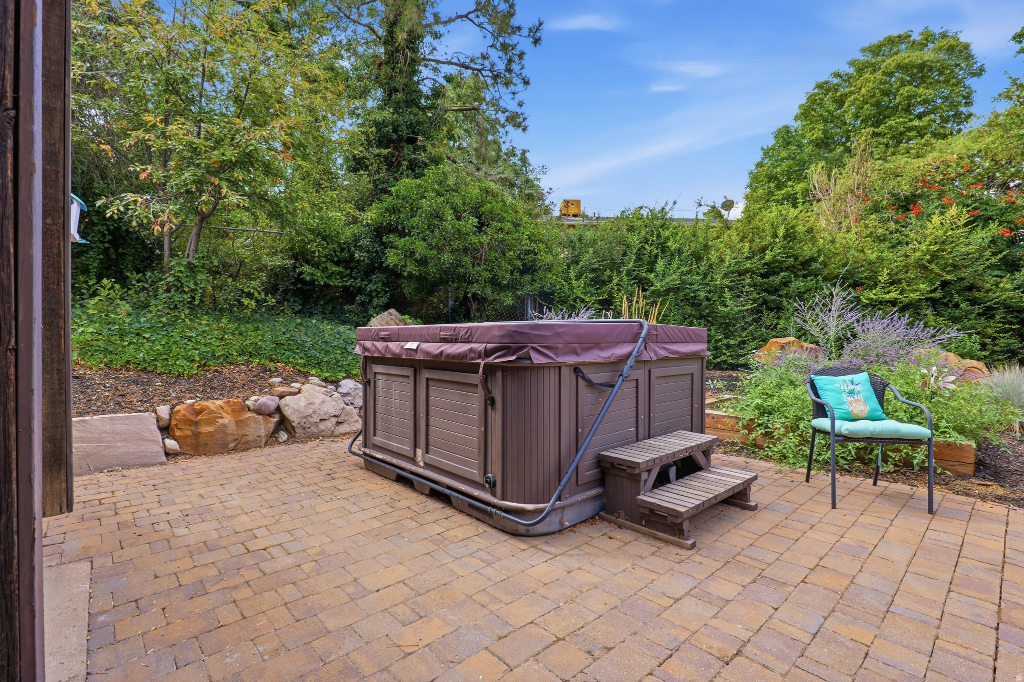 main property photo 33