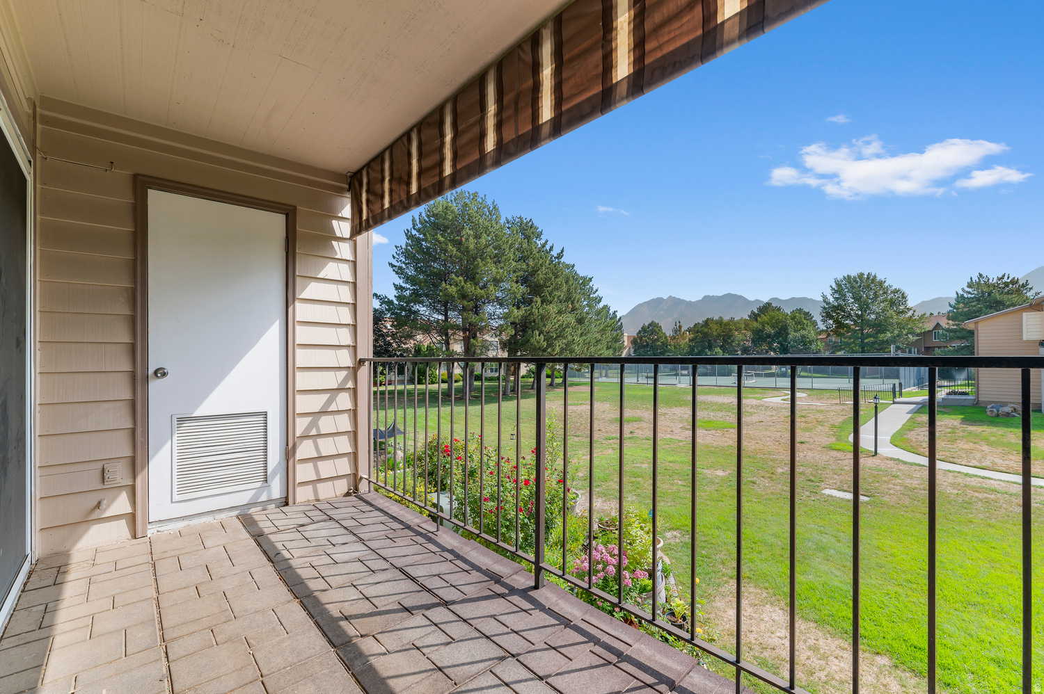 main property photo 10