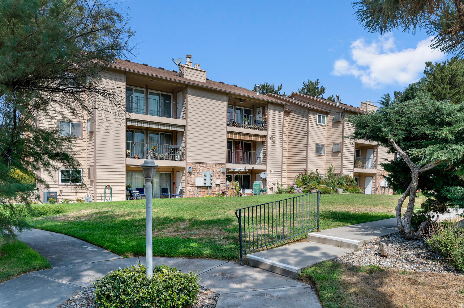 main property photo 21