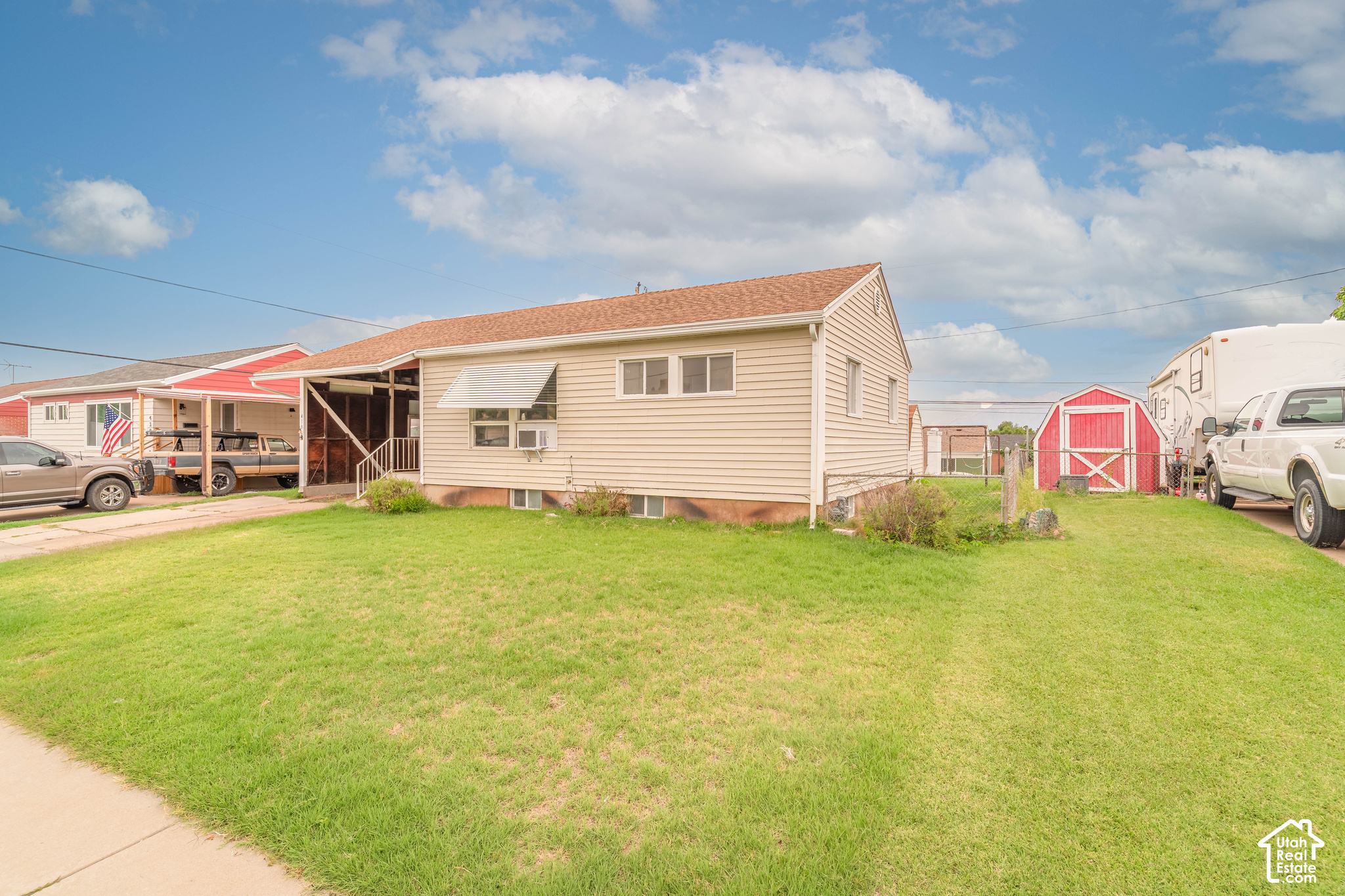 main property photo 13