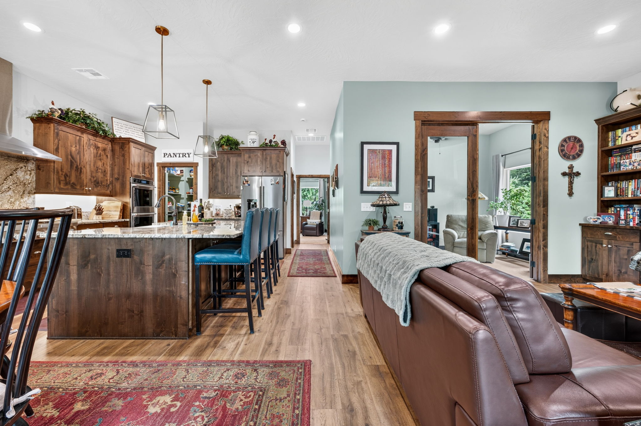 main property photo 5