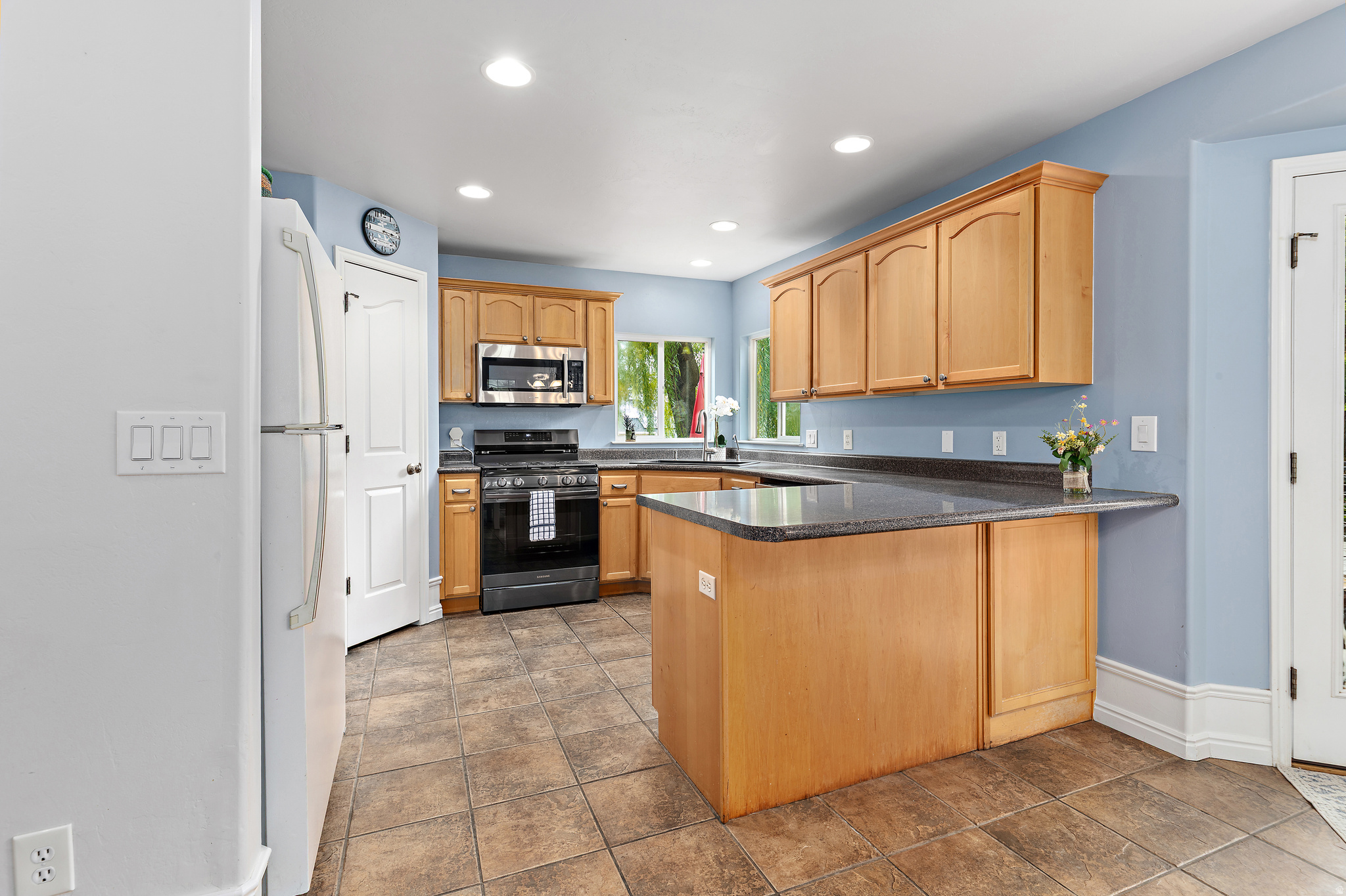 main property photo 7