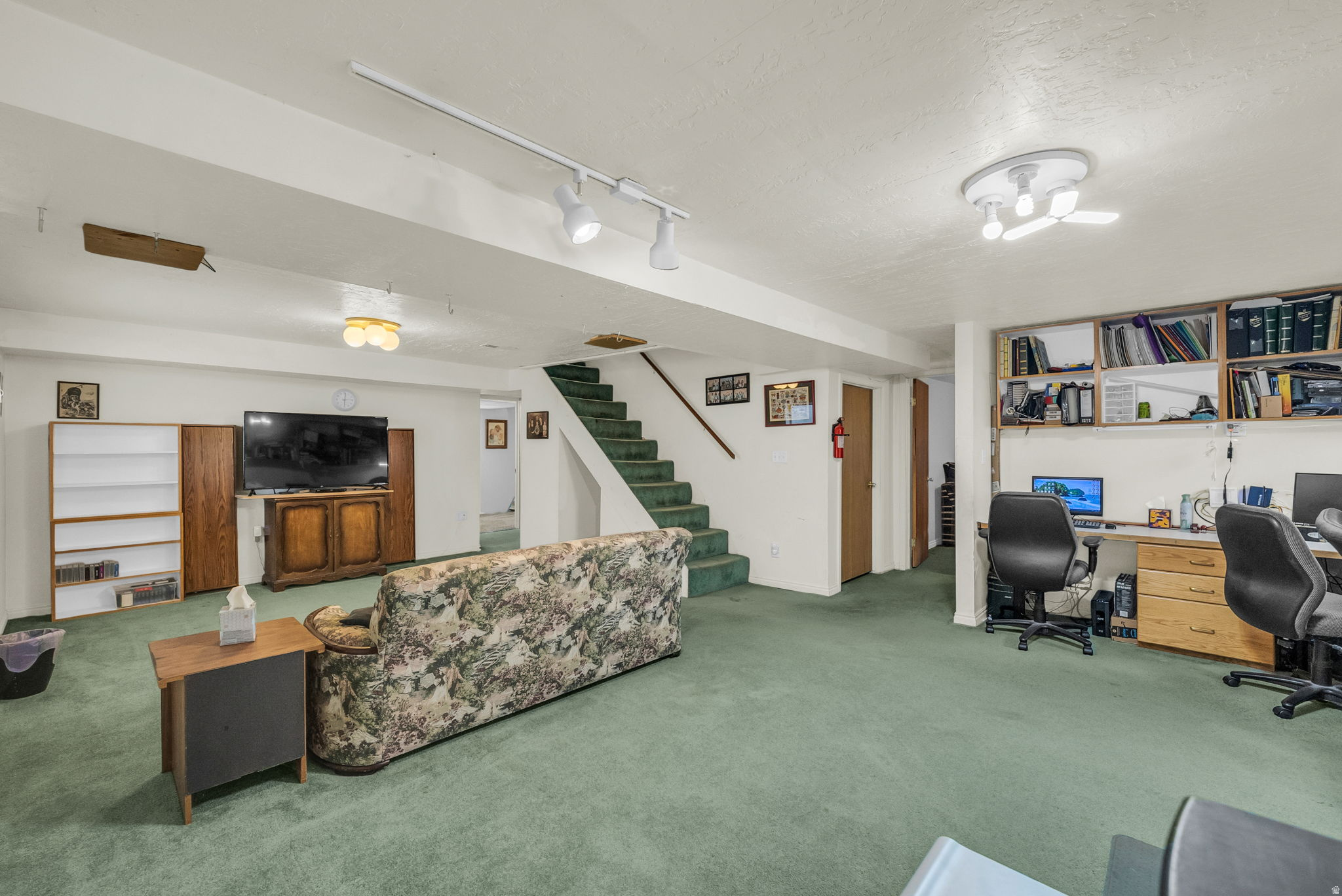 main property photo 13