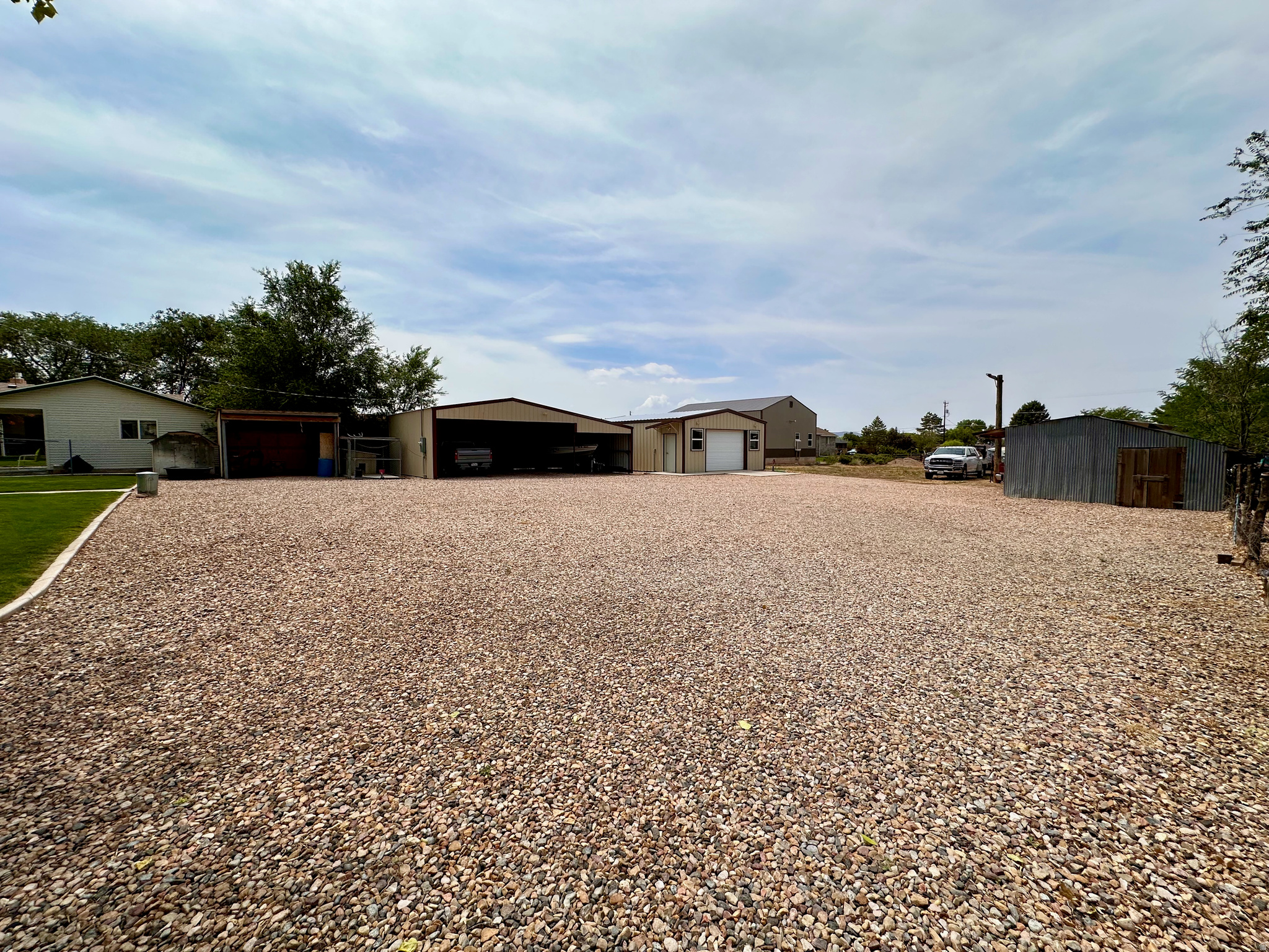 main property photo 11