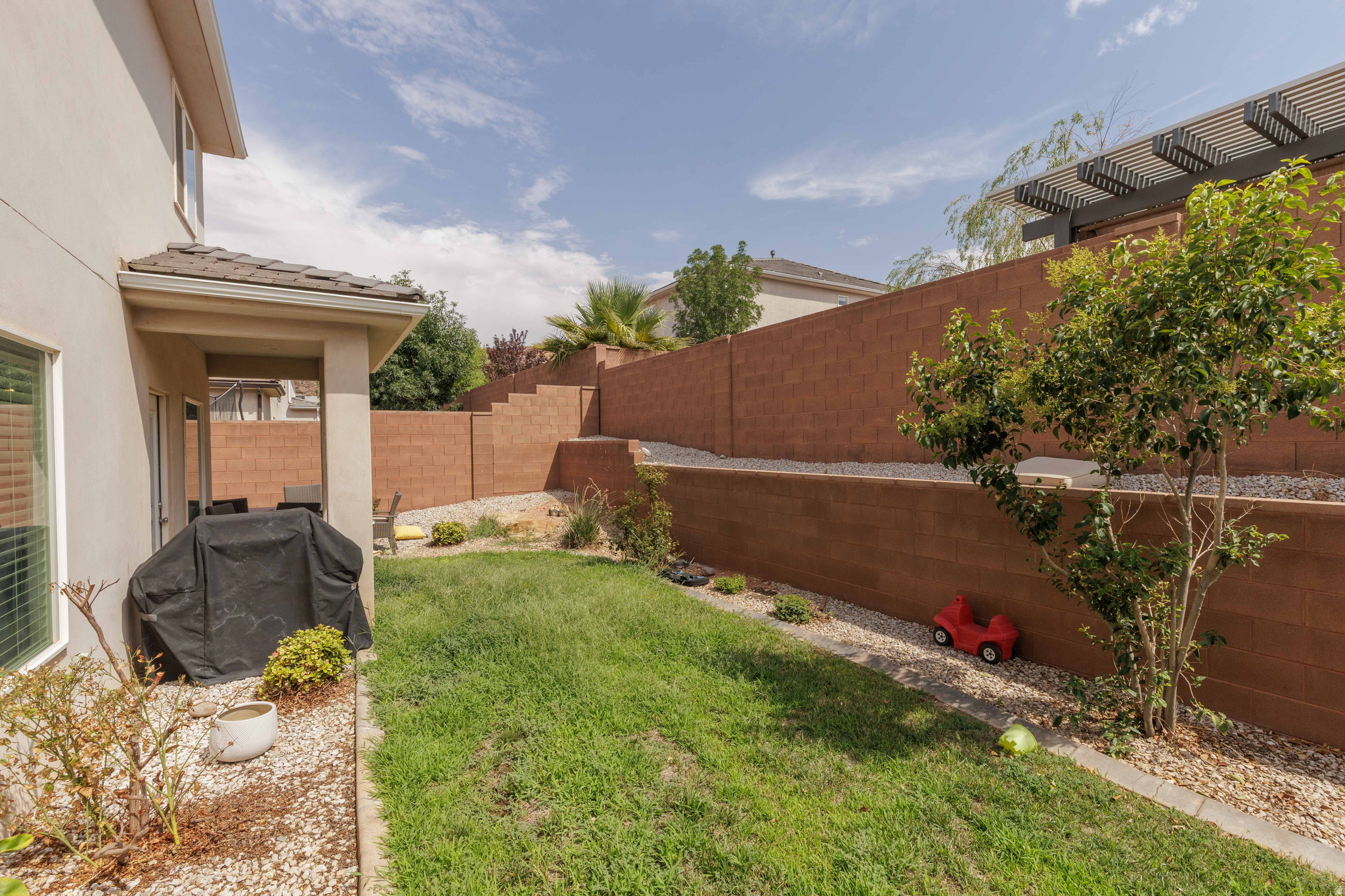 main property photo 30