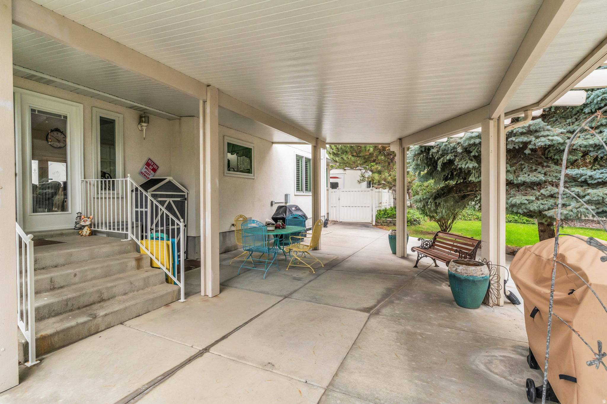 main property photo 28