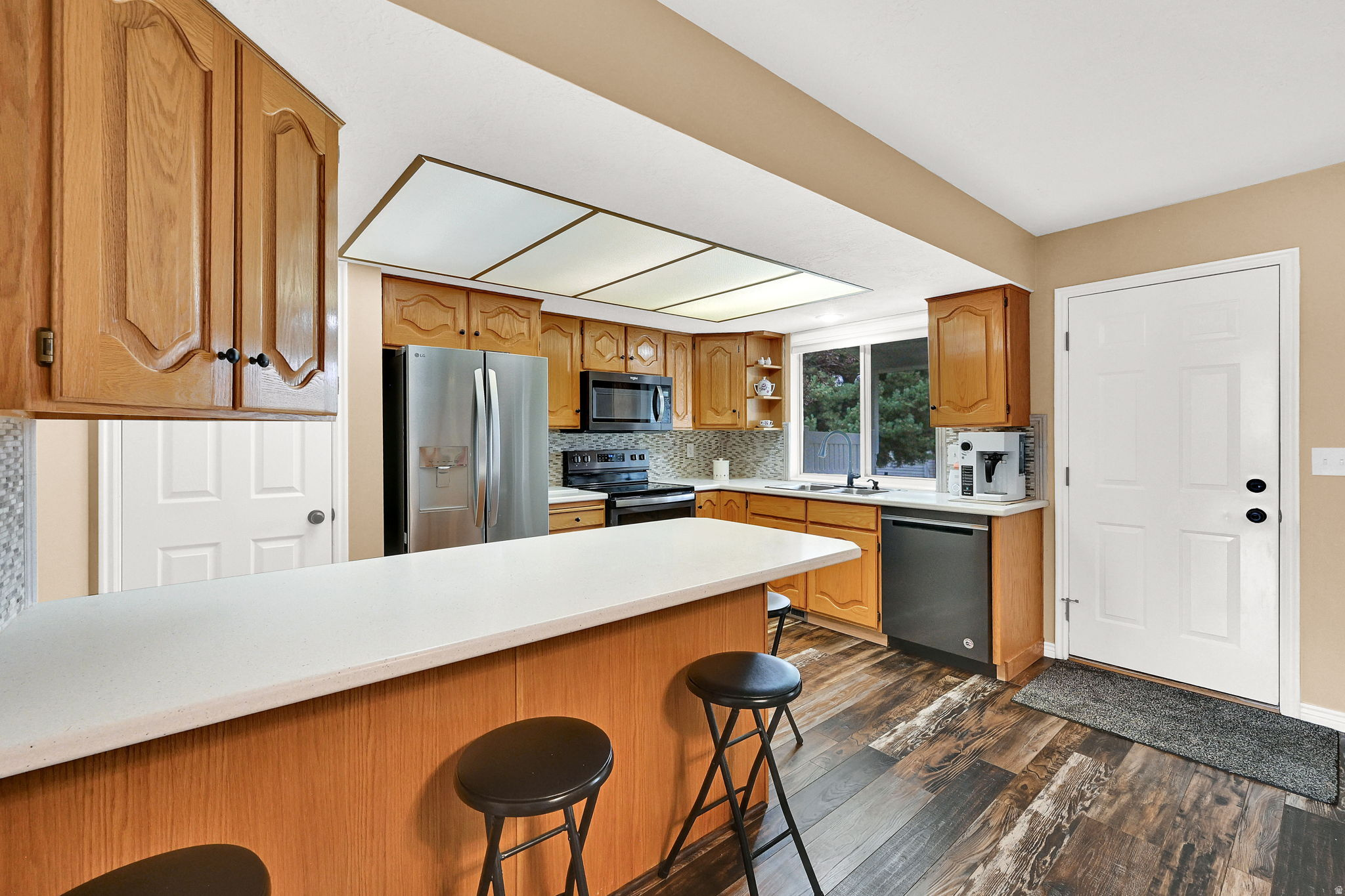 main property photo 17