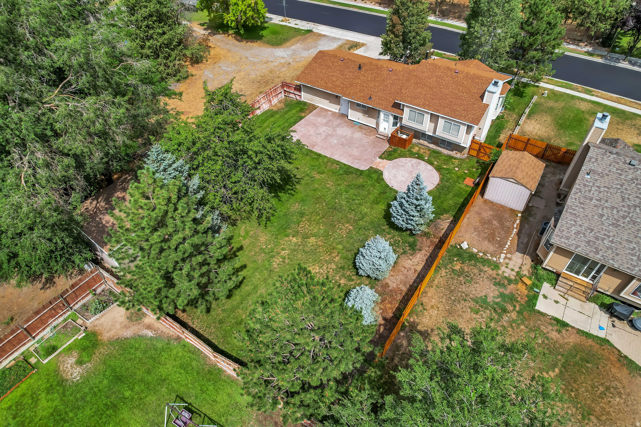 main property photo 39