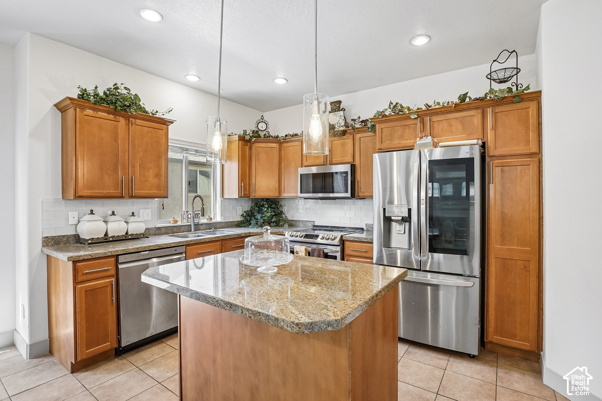 main property photo 10