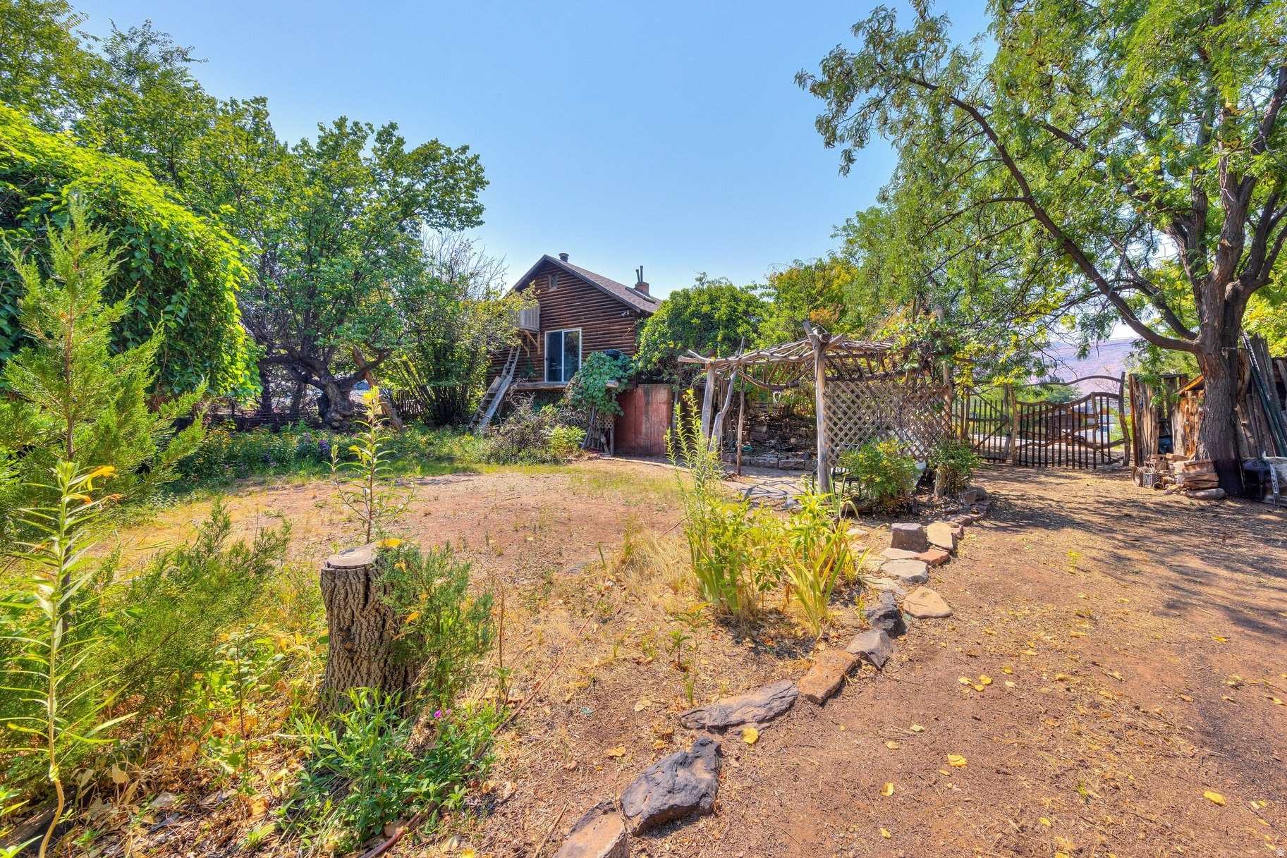 main property photo 12