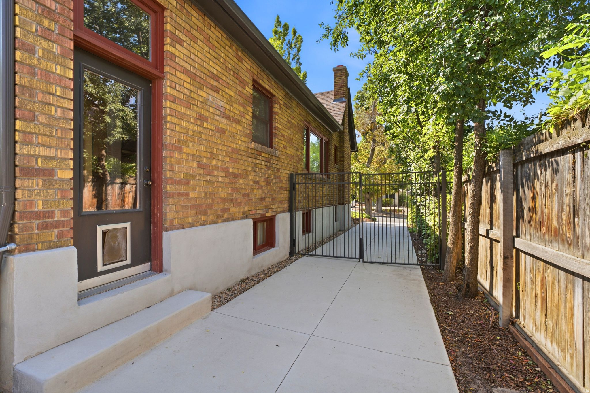 main property photo 34