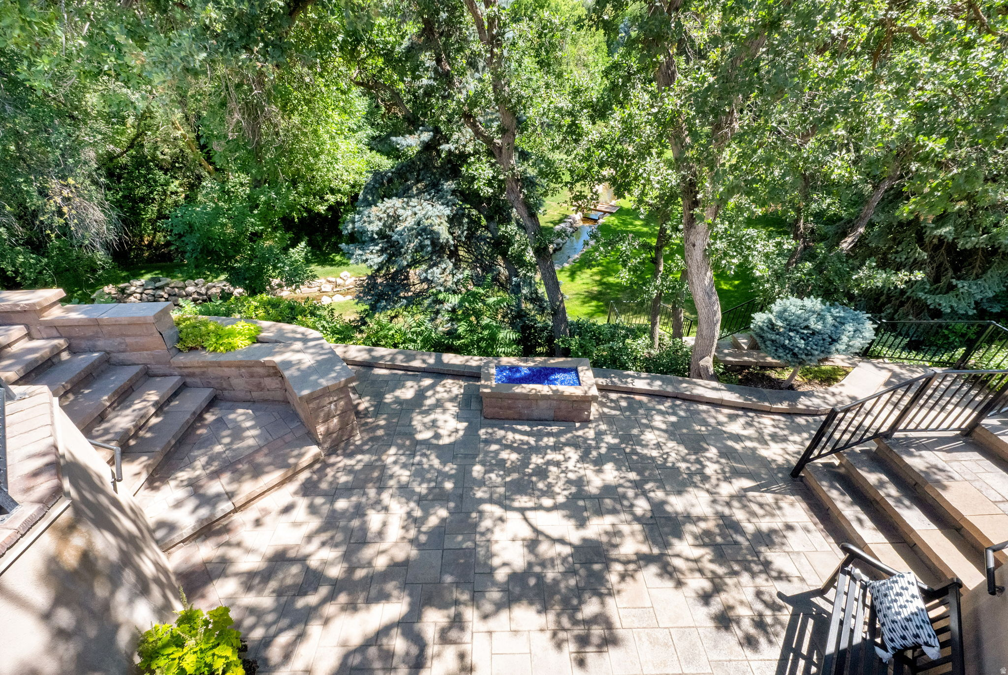 main property photo 45