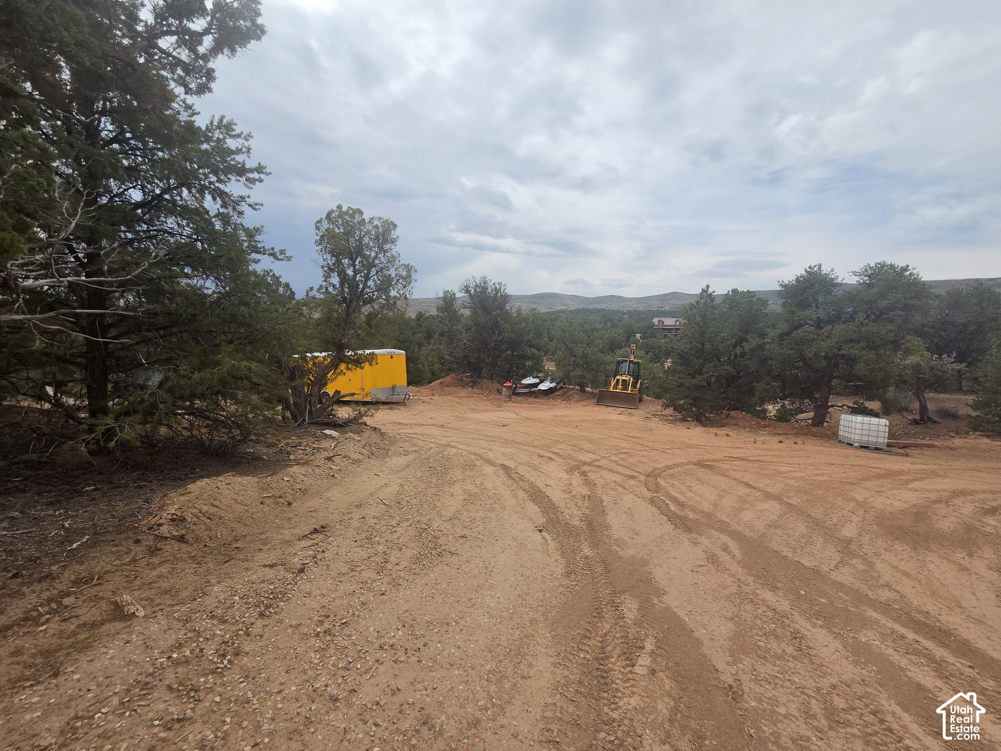 main property photo 17