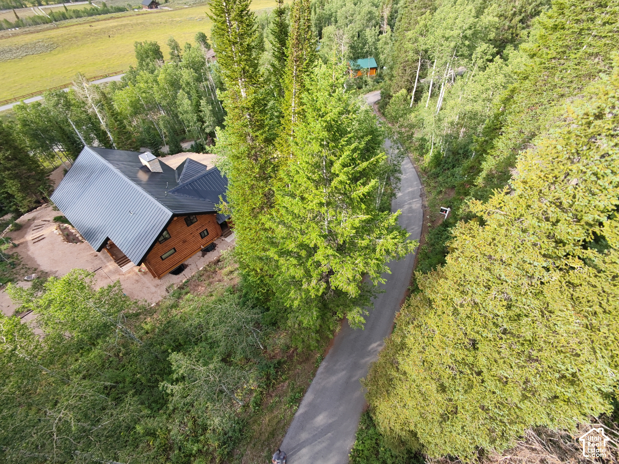 main property photo 28