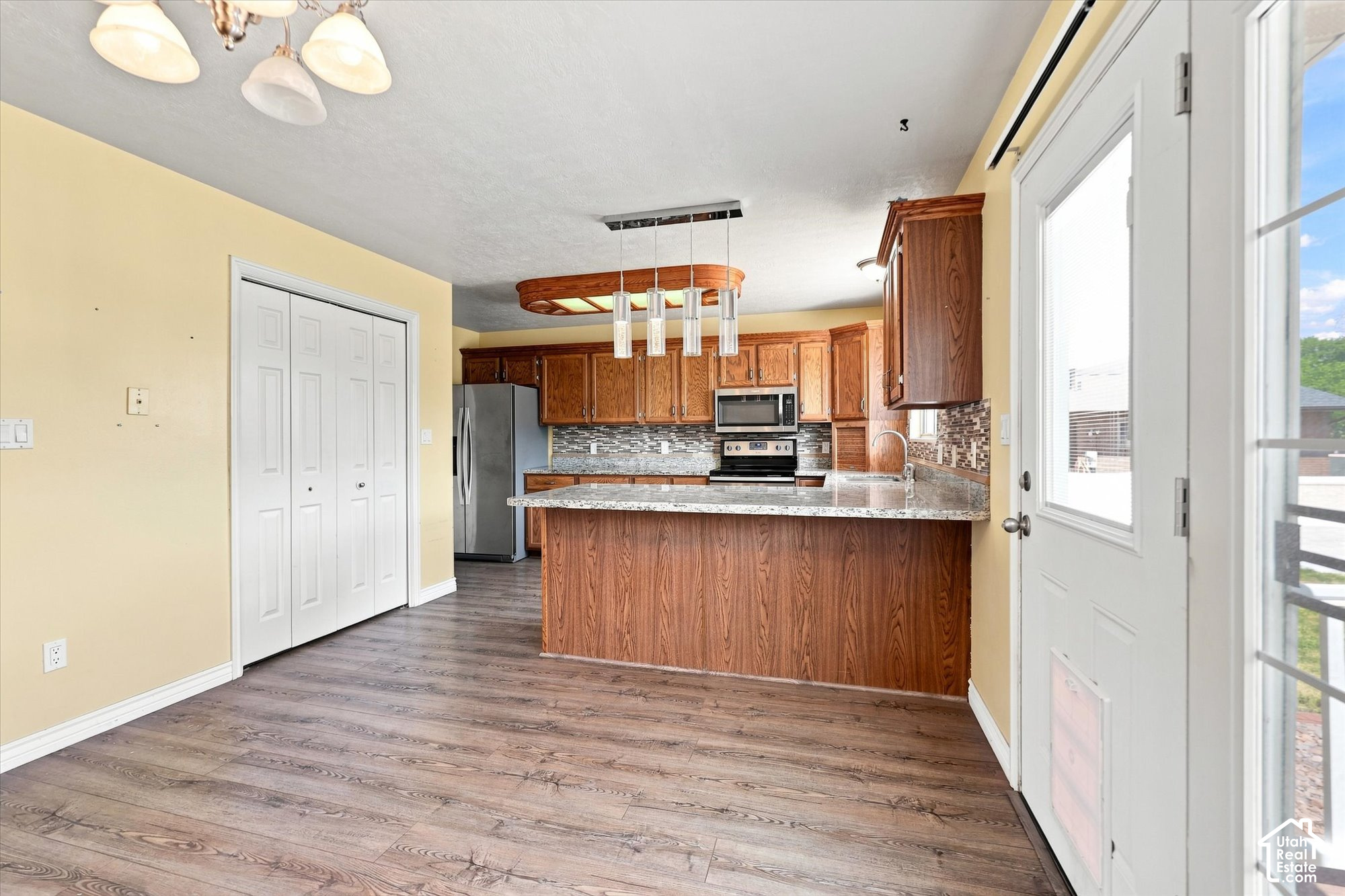 main property photo 10