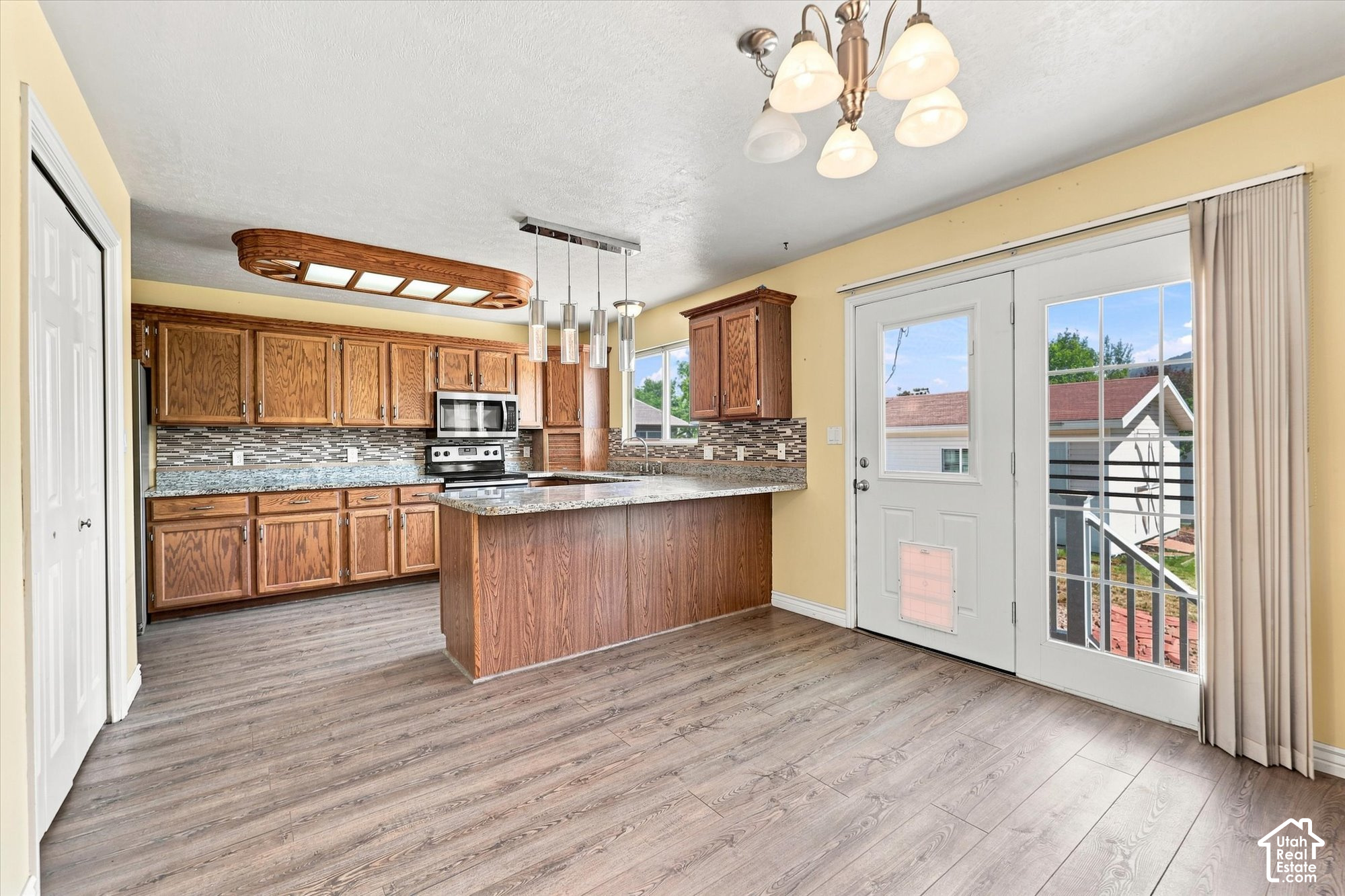main property photo 9