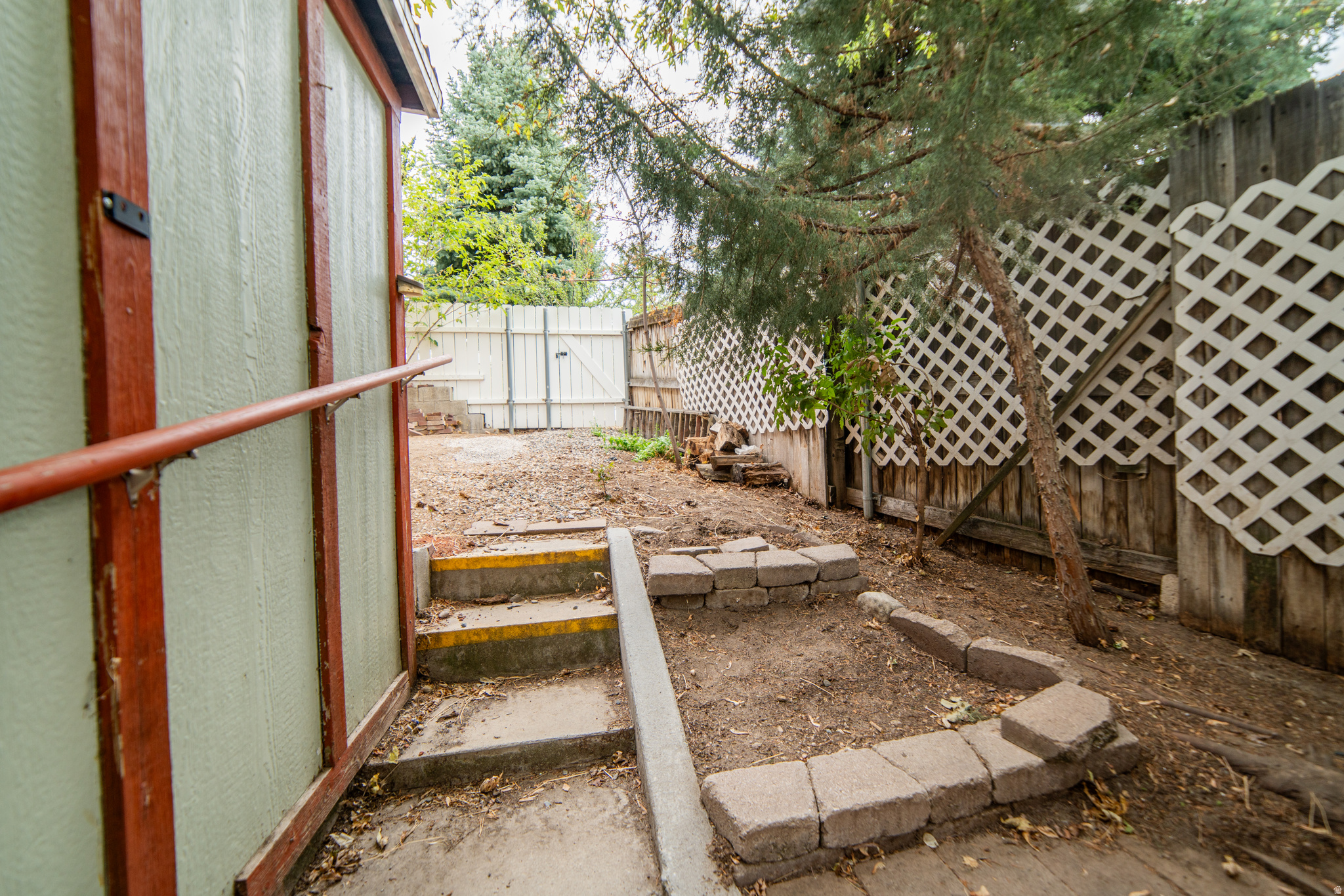 main property photo 36