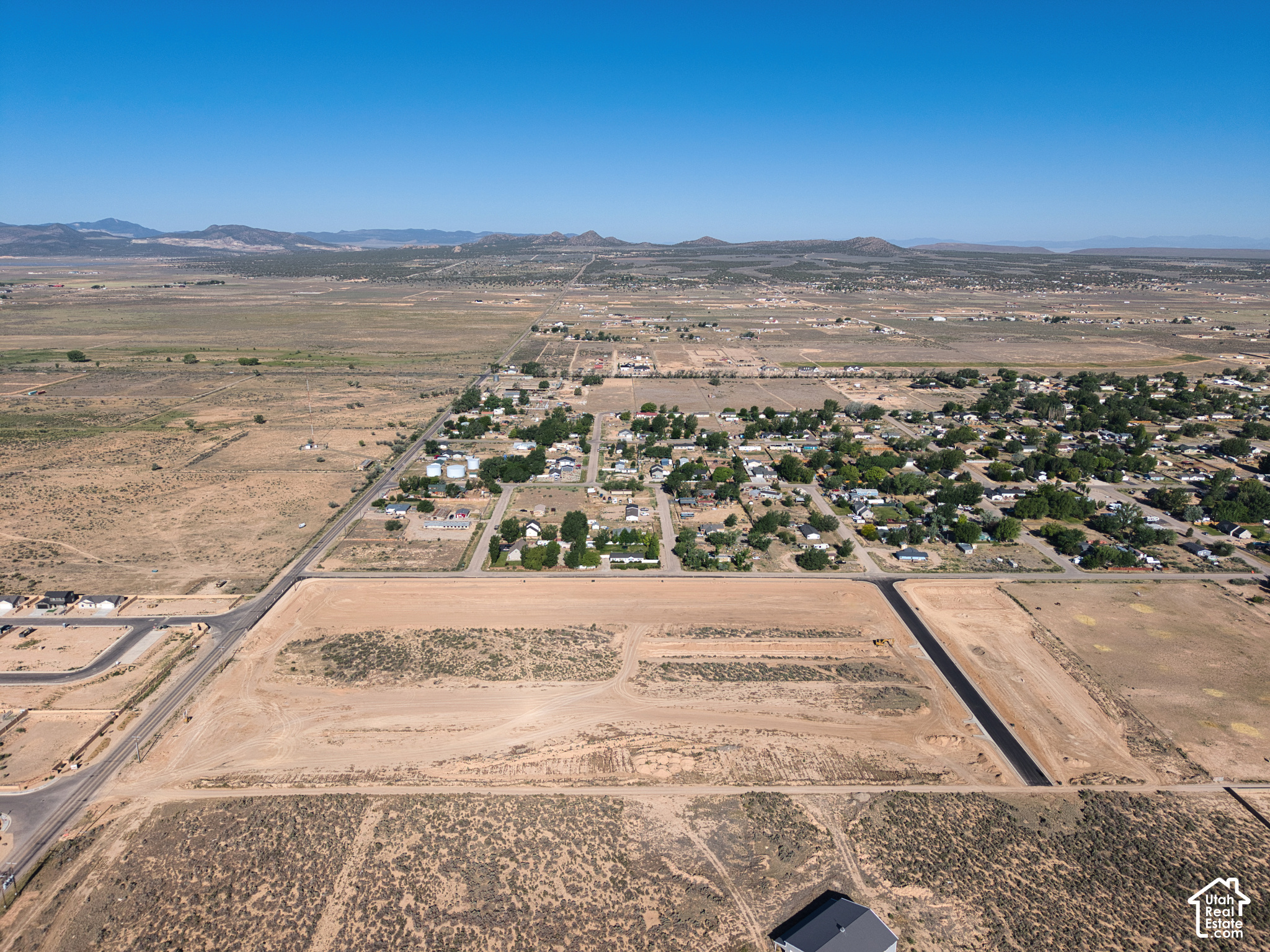 main property photo 5