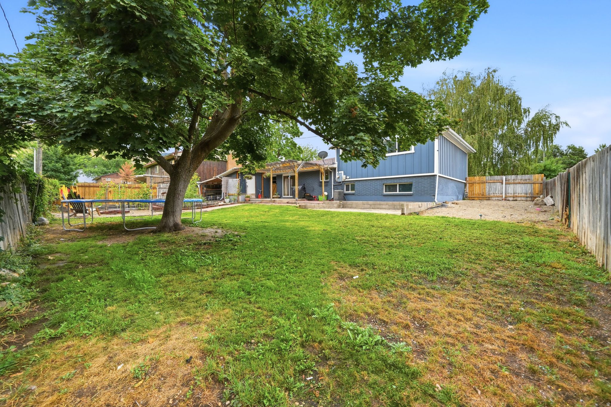 main property photo 33